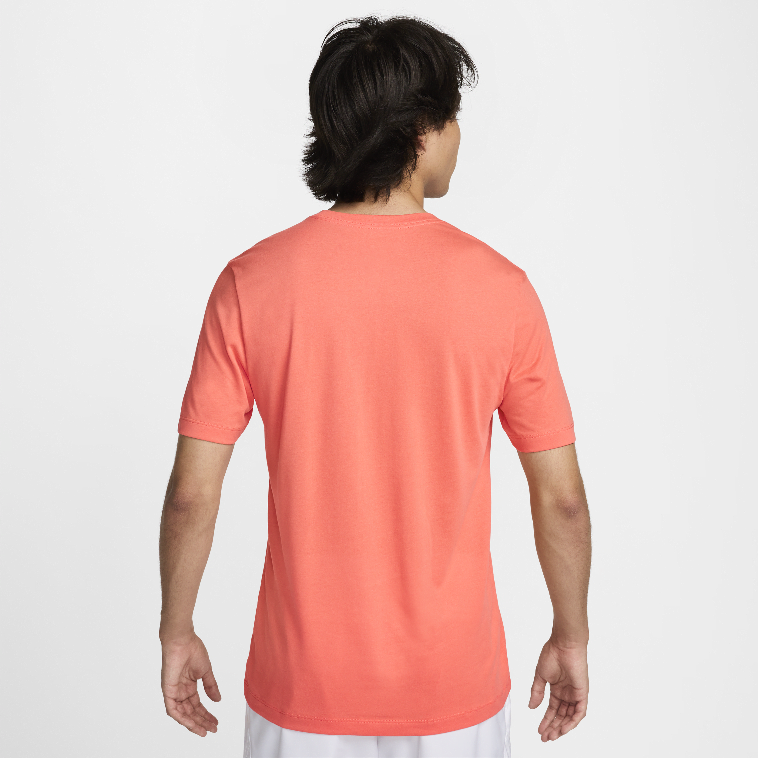 T-shirt de tennis NikeCourt Dri-FIT pour homme - Rose