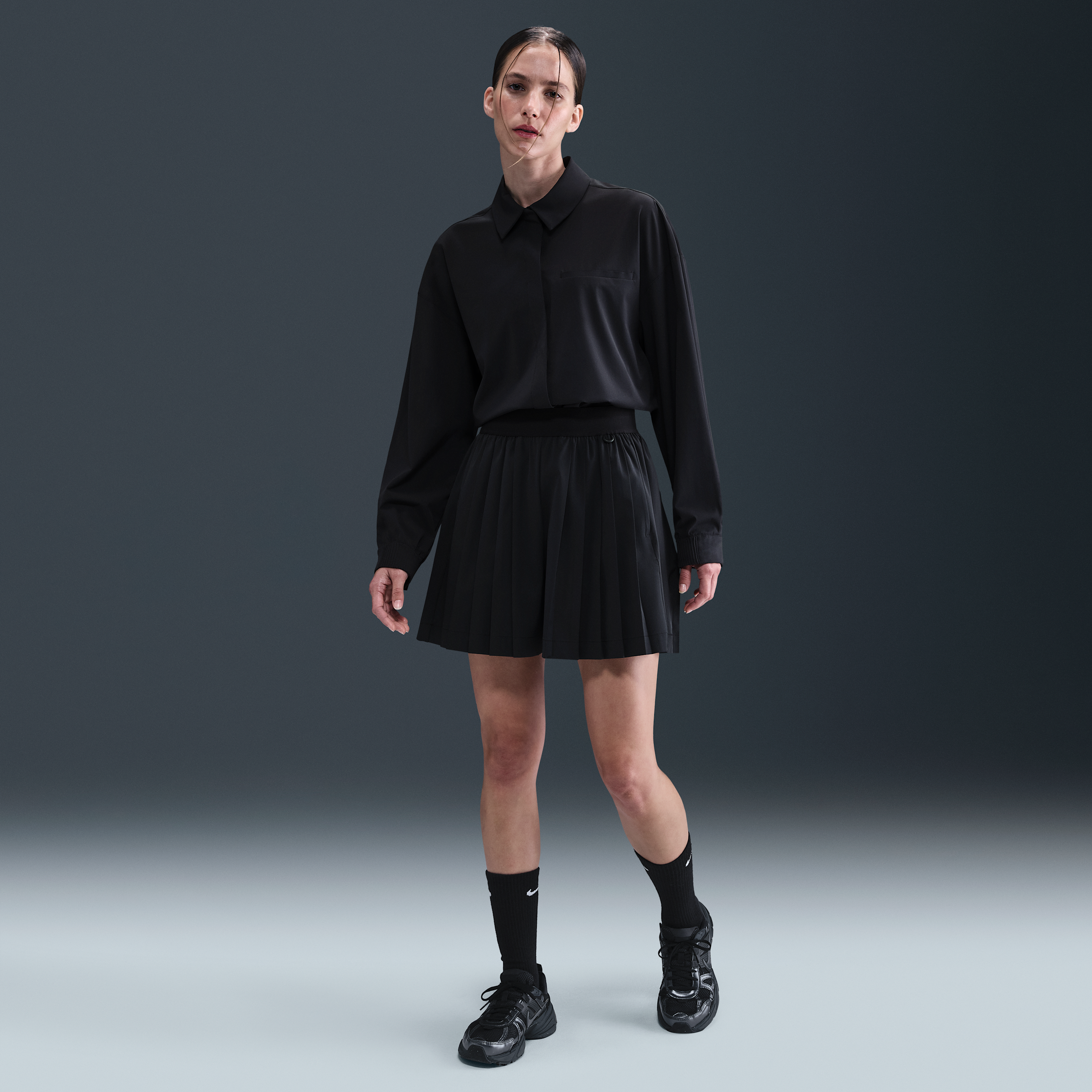Thumbnail - Nike 24.7 PerfectStretch weite Dri-FIT-Shorts mit hohem Bund und Falten (Damen) - Schwarz