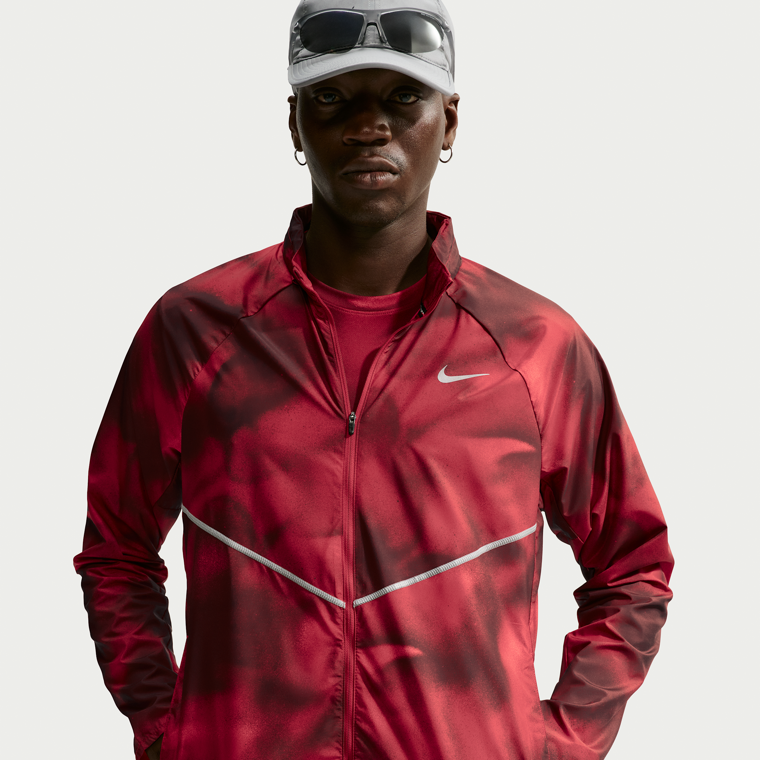Nike Miler Repel-løbejakke med UV-beskyttelse til mænd - rød