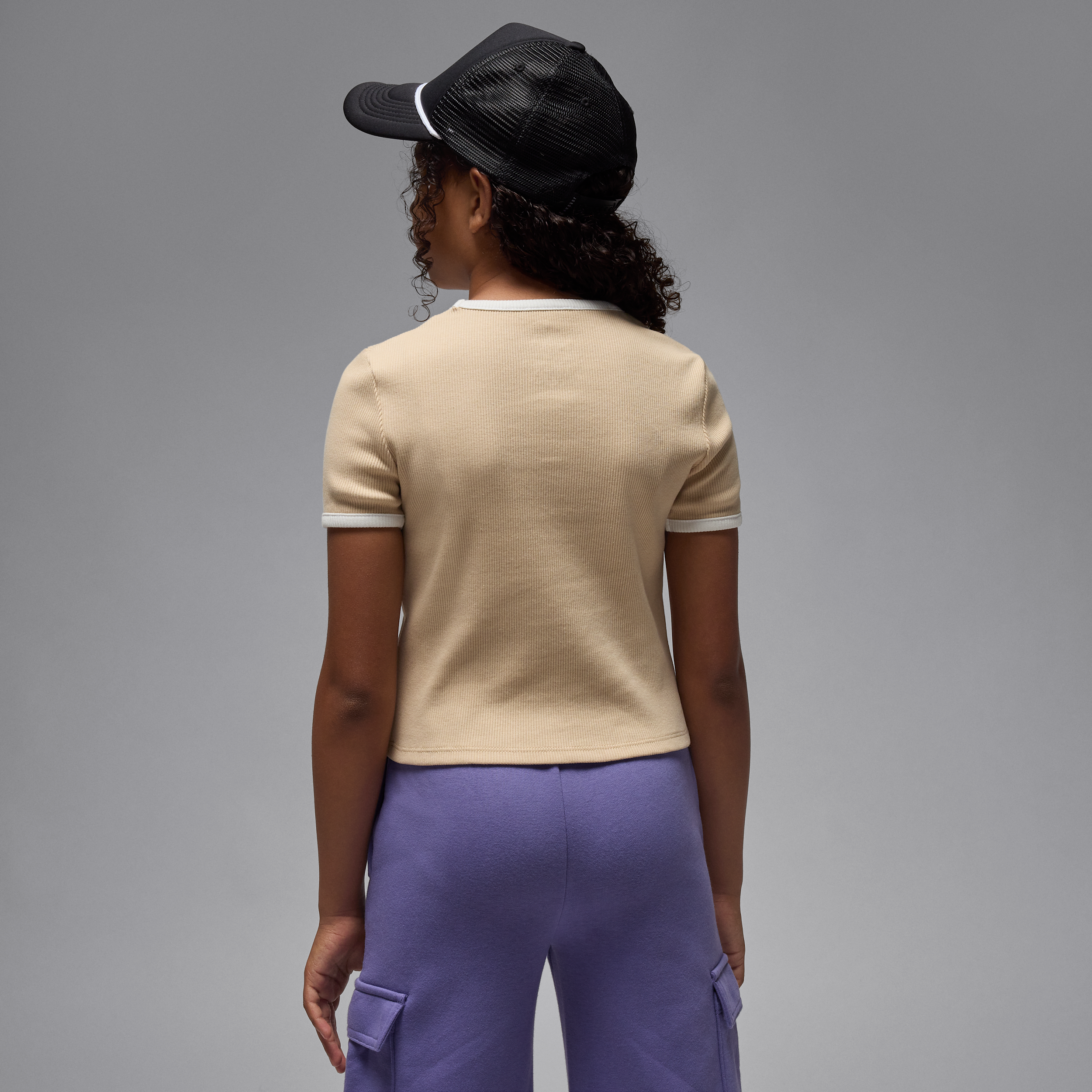 Thumbnail - Jordan geripptes T-Shirt mit leicht verkürztem Schnitt (ältere Kinder) - Braun