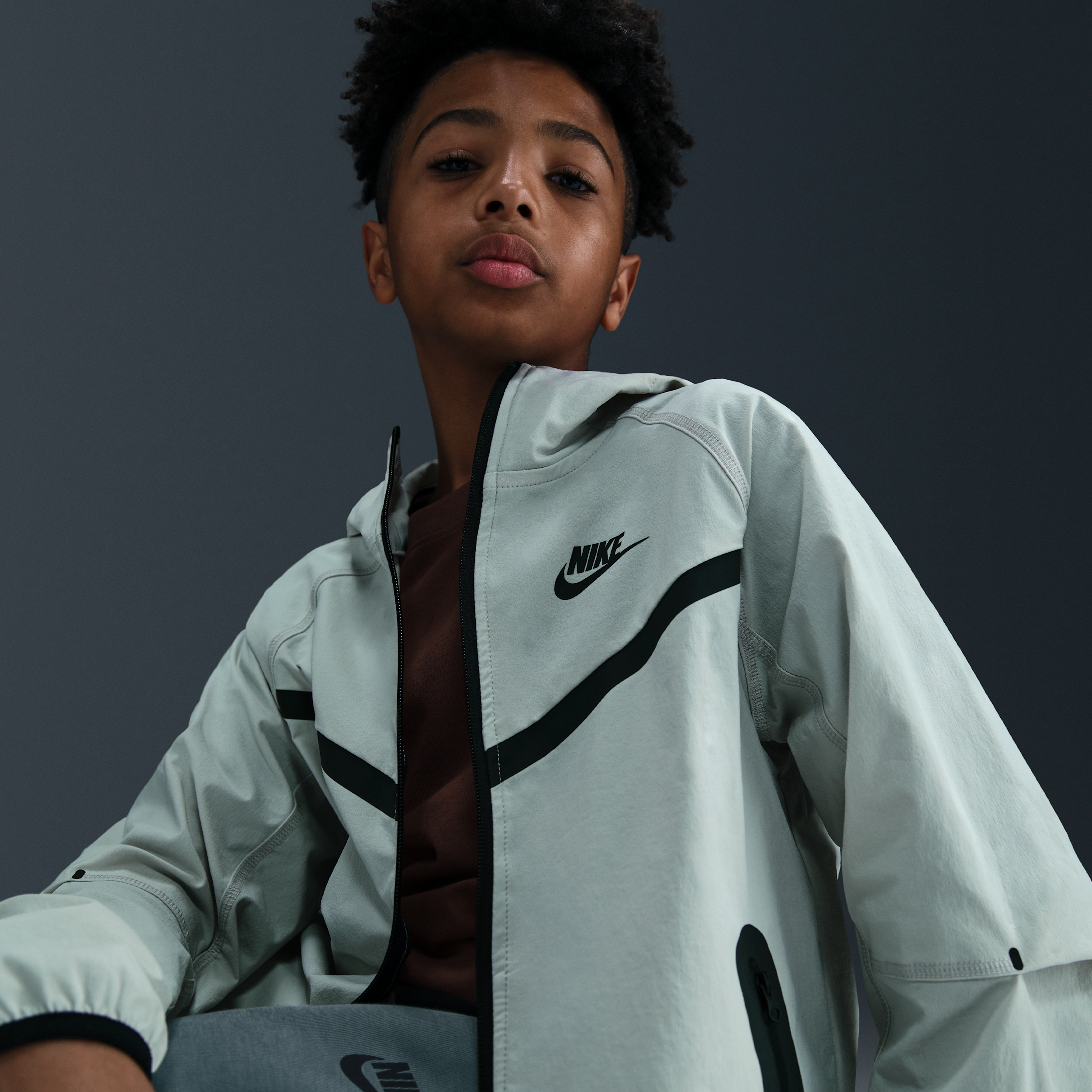 Thumbnail - Nike Tech Webjacke (ältere Kinder, Jungen) - Grau