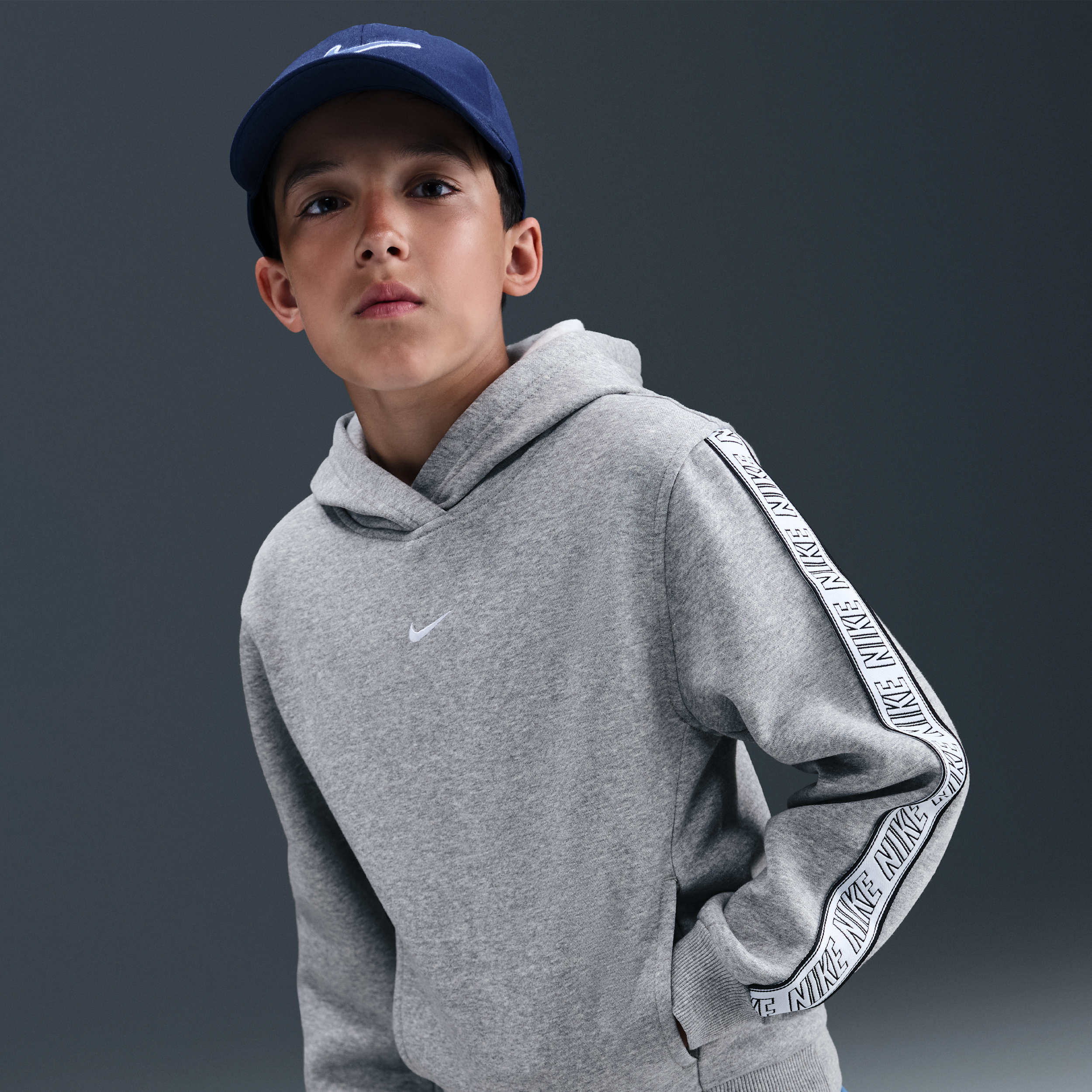 Thumbnail - Nike Sportswear Club Fleece Hoodie (ältere Kinder) - Grau
