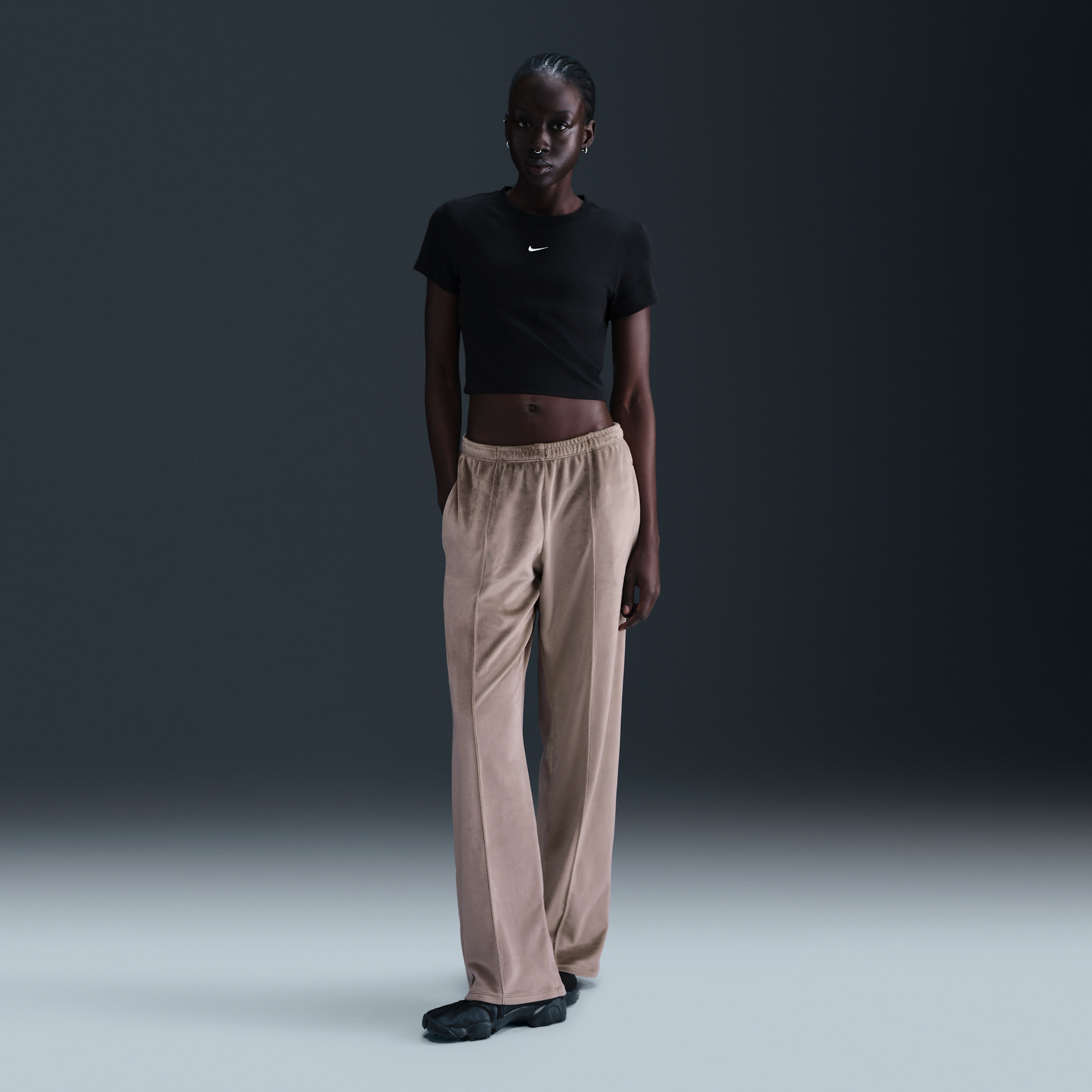 T-shirt court Nike Sportswear Chill Knit pour femme - Noir