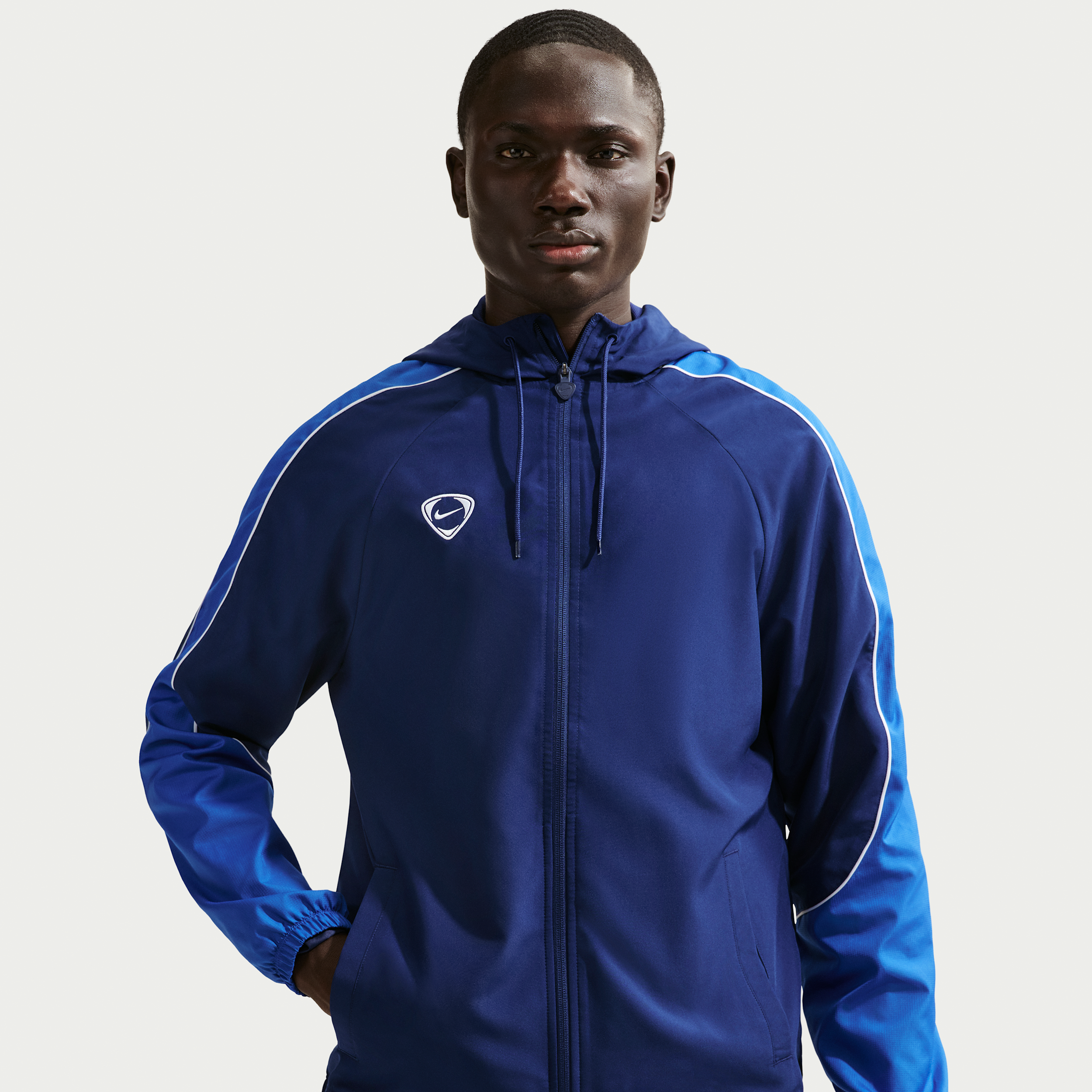 Thumbnail - Nike Academy+ Web-Fußballjacke mit Repel-Technologie (Herren) - Blau
