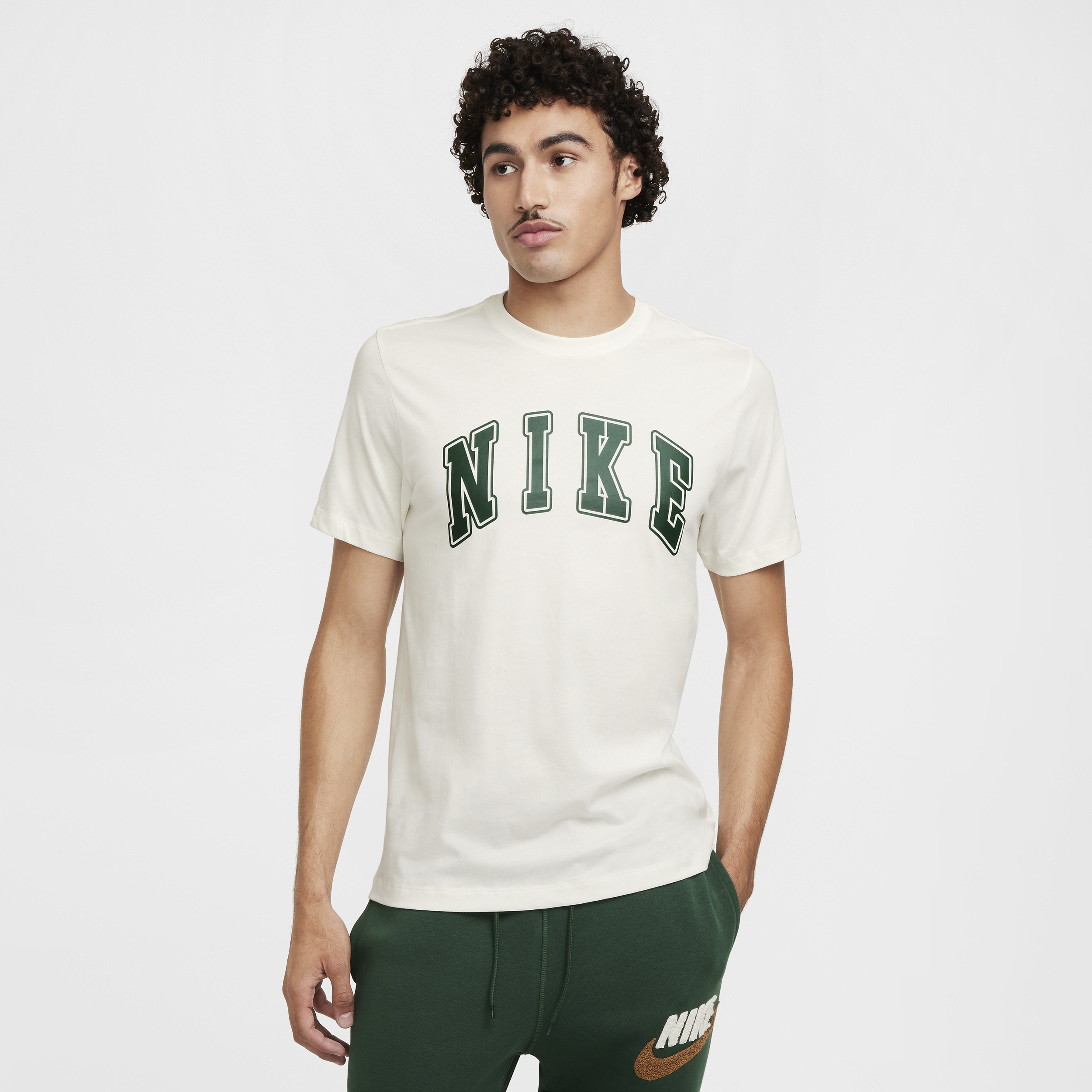 T-shirt Nike Sportswear Club pour Homme - Blanc