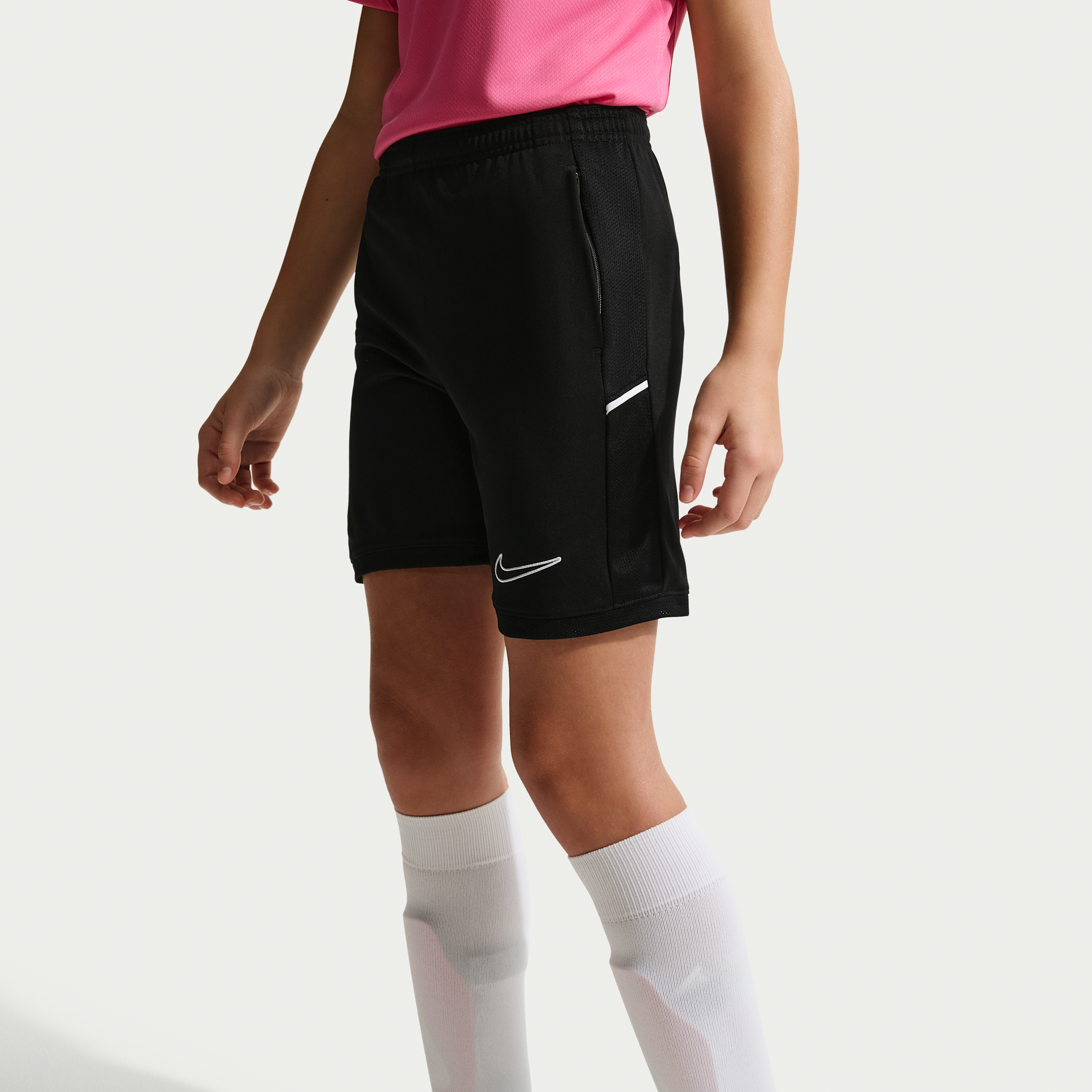 Thumbnail - Nike Academy Dri-FIT Fußball Shorts aus Webmaterial (ältere Kinder) - Schwarz