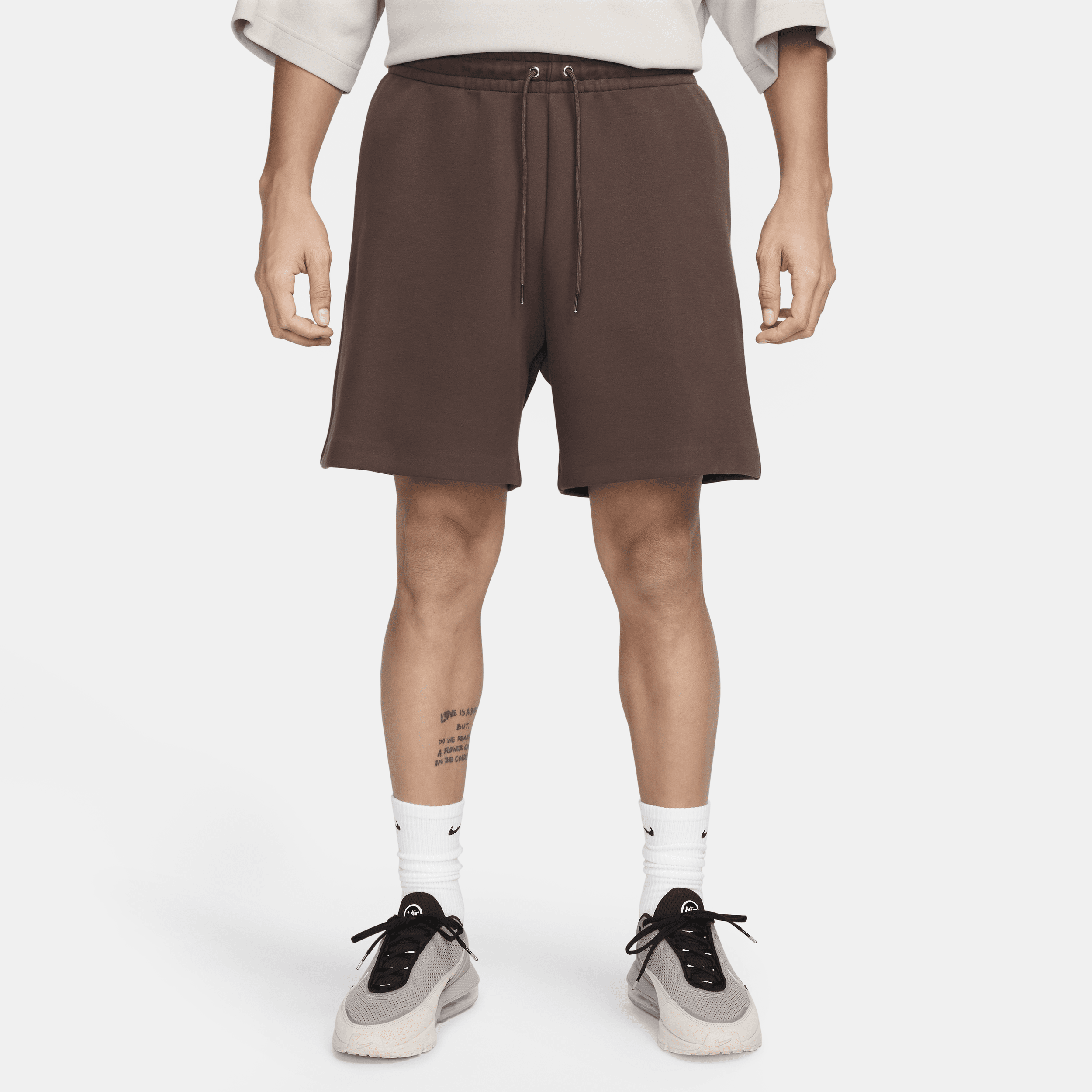 Nike Sportswear Tech Fleece Reimagined fleeceshorts voor heren Bruin