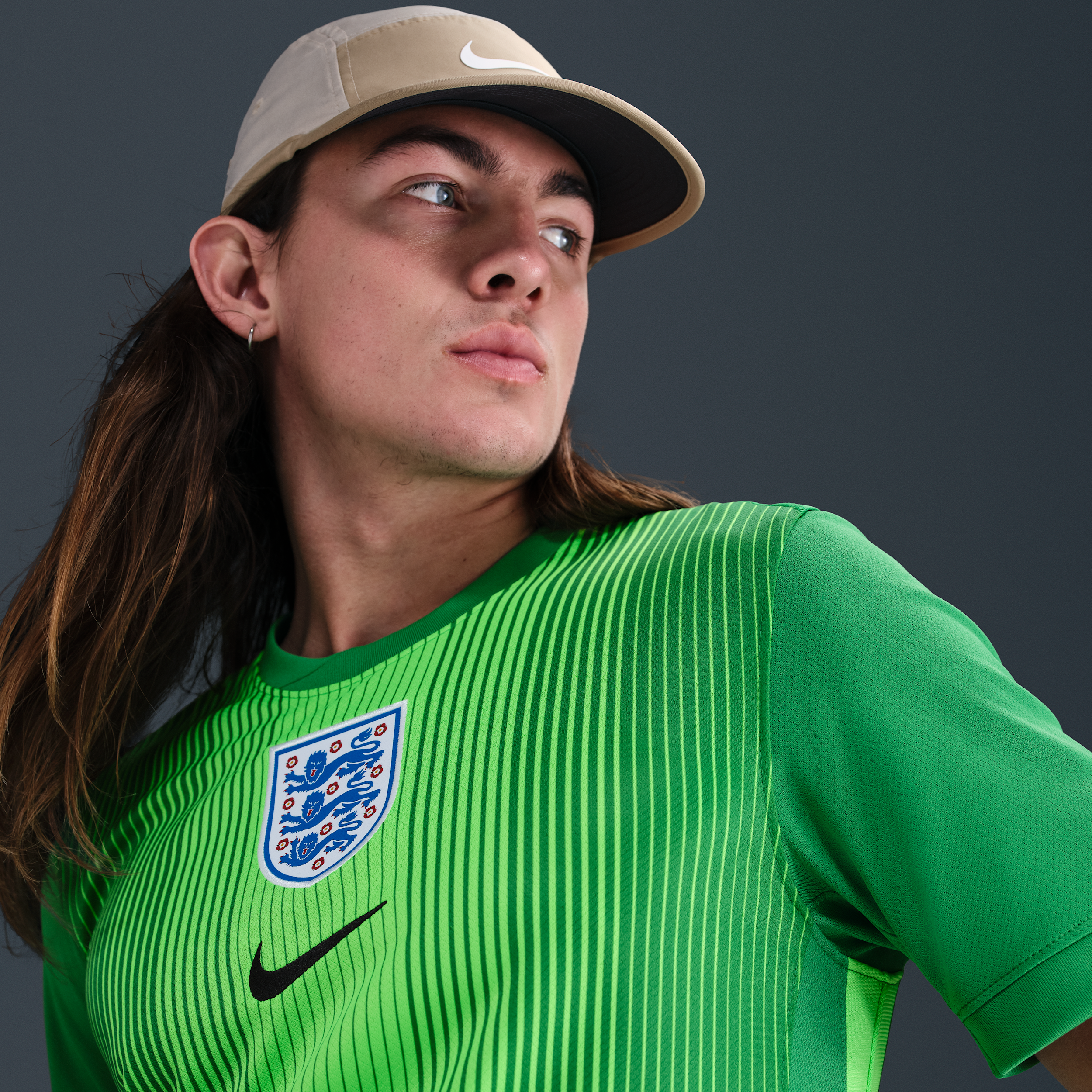 Thumbnail - England 2025/26 Stadium Goalkeeper Nike Dri-FIT Replika-Kurzarm-Fußballtrikot (Herren) - Grün