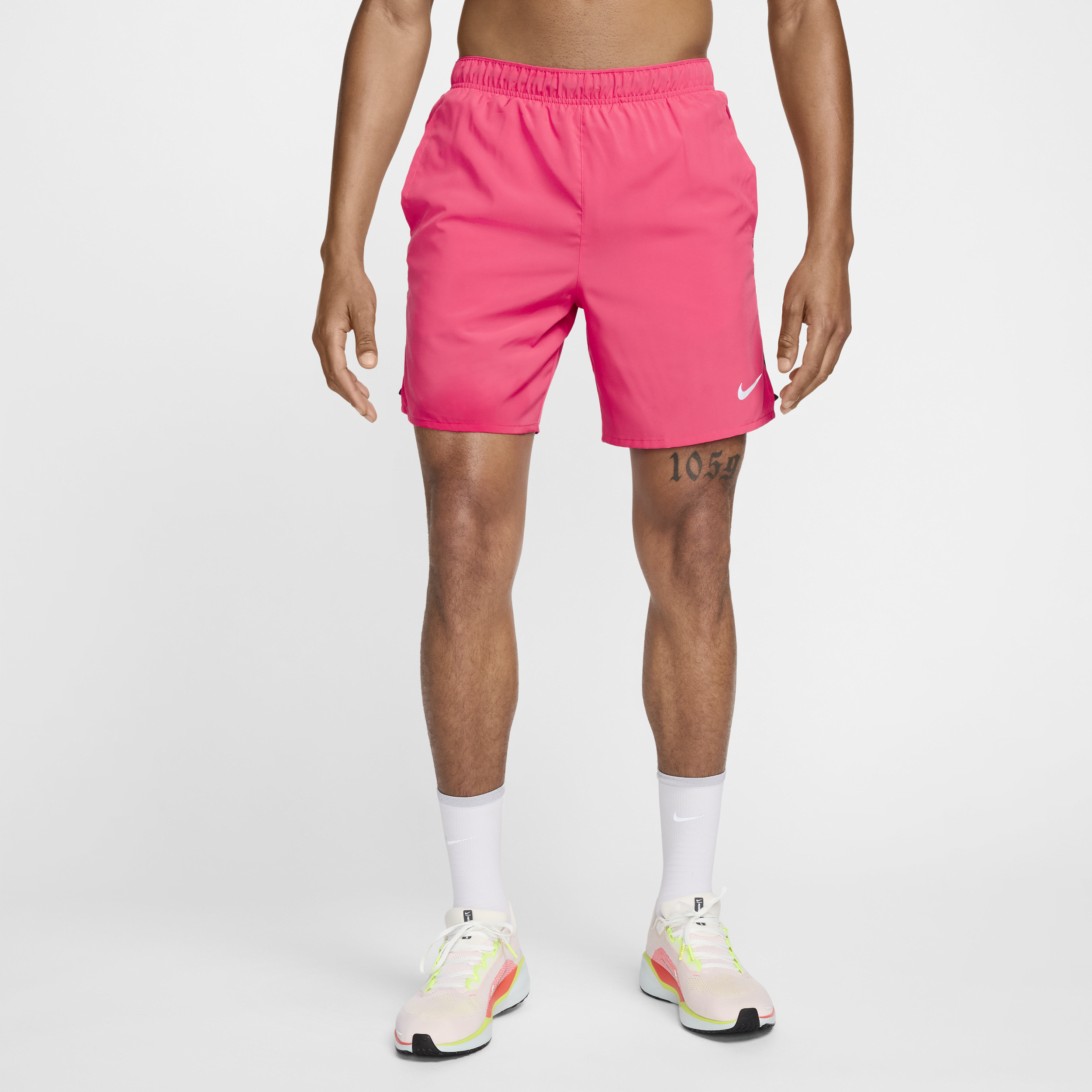 Nike Challenger Dri-FIT hardloopshorts met binnenbroek voor heren (18 cm) - Roze