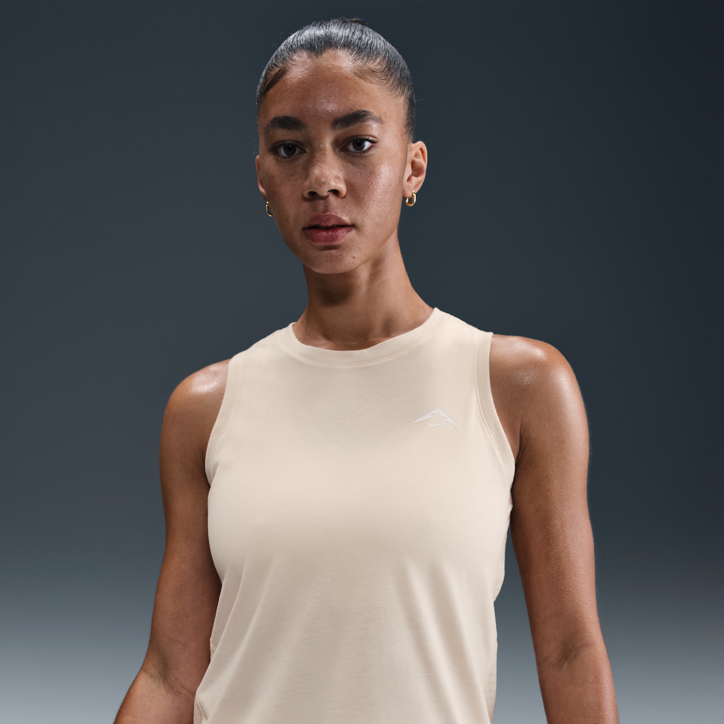 Nike Trail Dri-FIT hardlooptanktop voor dames - Wit