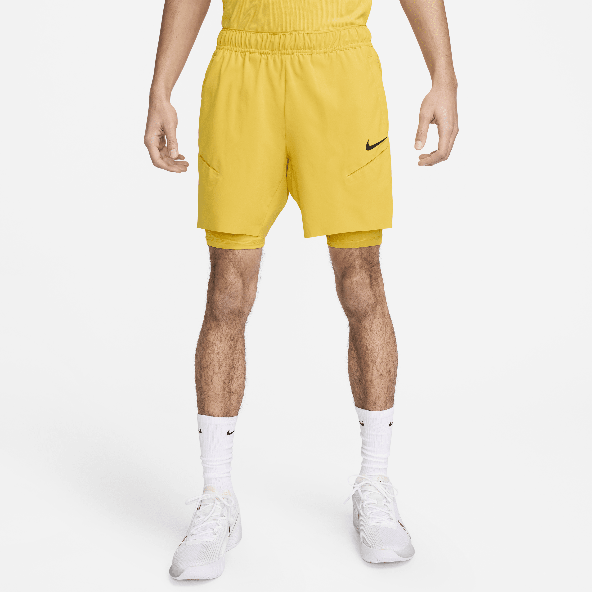 Nike Court Slam Dri-FIT tennisshorts voor heren Geel