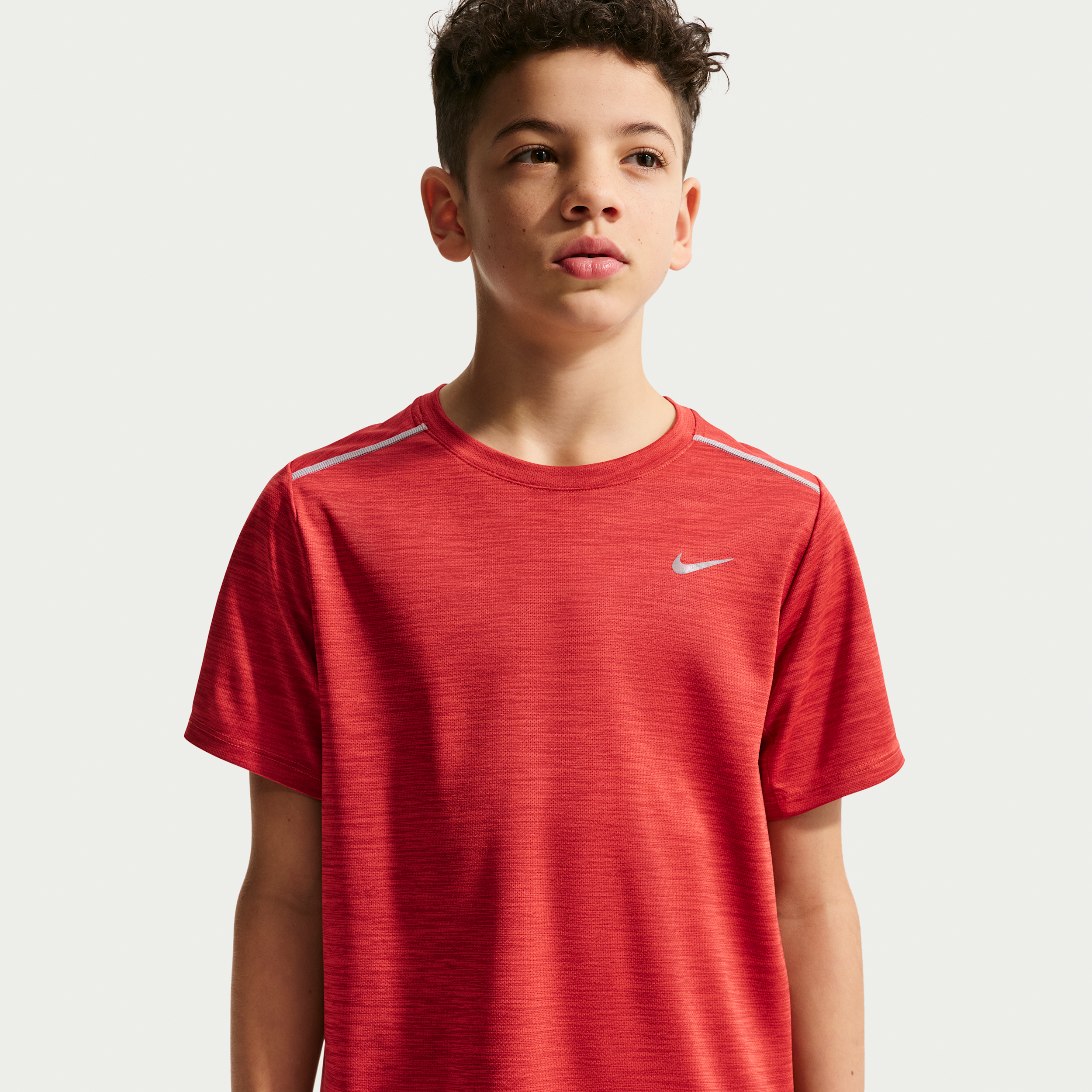 Thumbnail - Nike Miler Dri-FIT Kurzarmshirt (ältere Kinder) - Rot