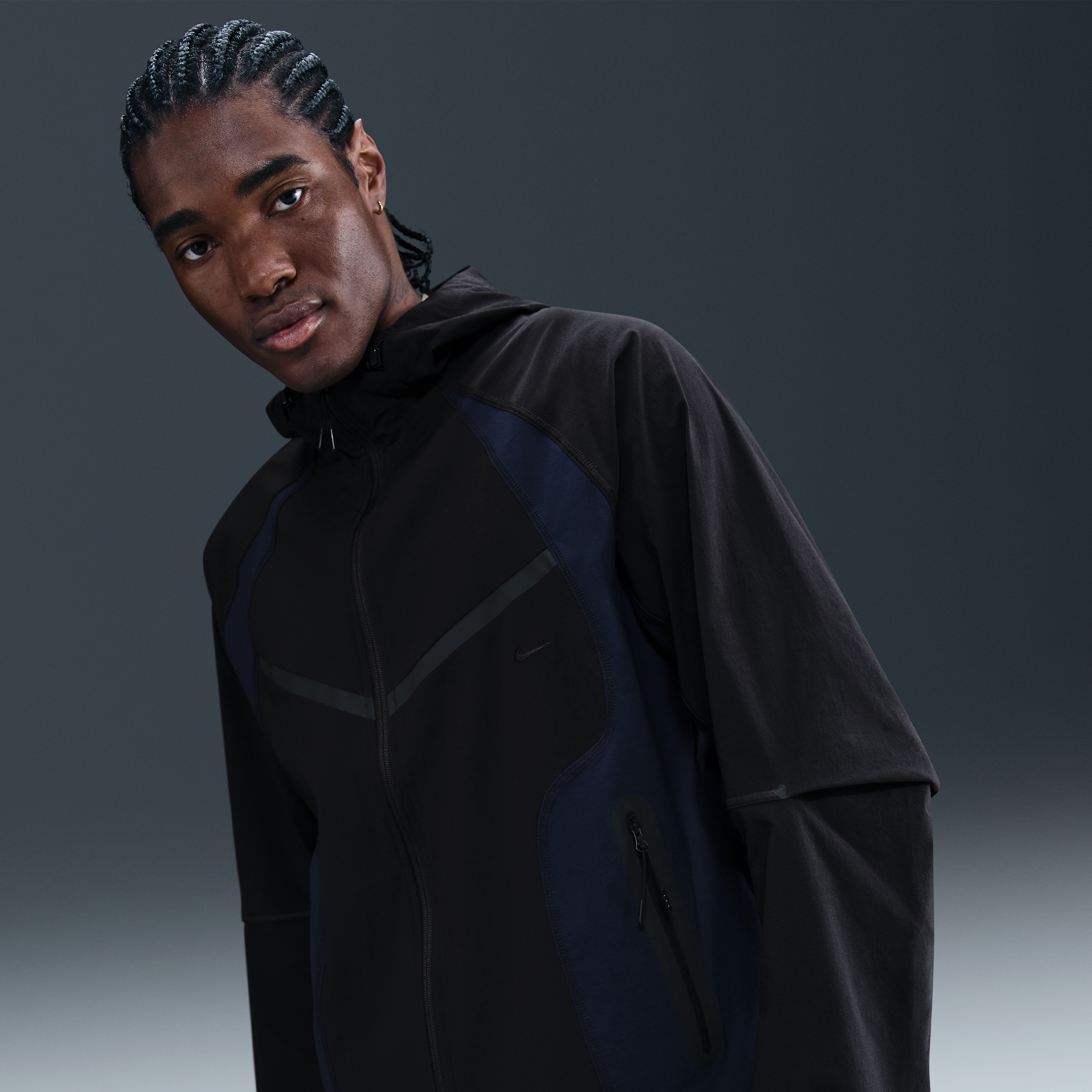 Thumbnail - Nike Tech Dri-FIT Color-Block Windrunner Jacke aus Webmaterial mit lockerer Passform (Herren) - Schwarz
