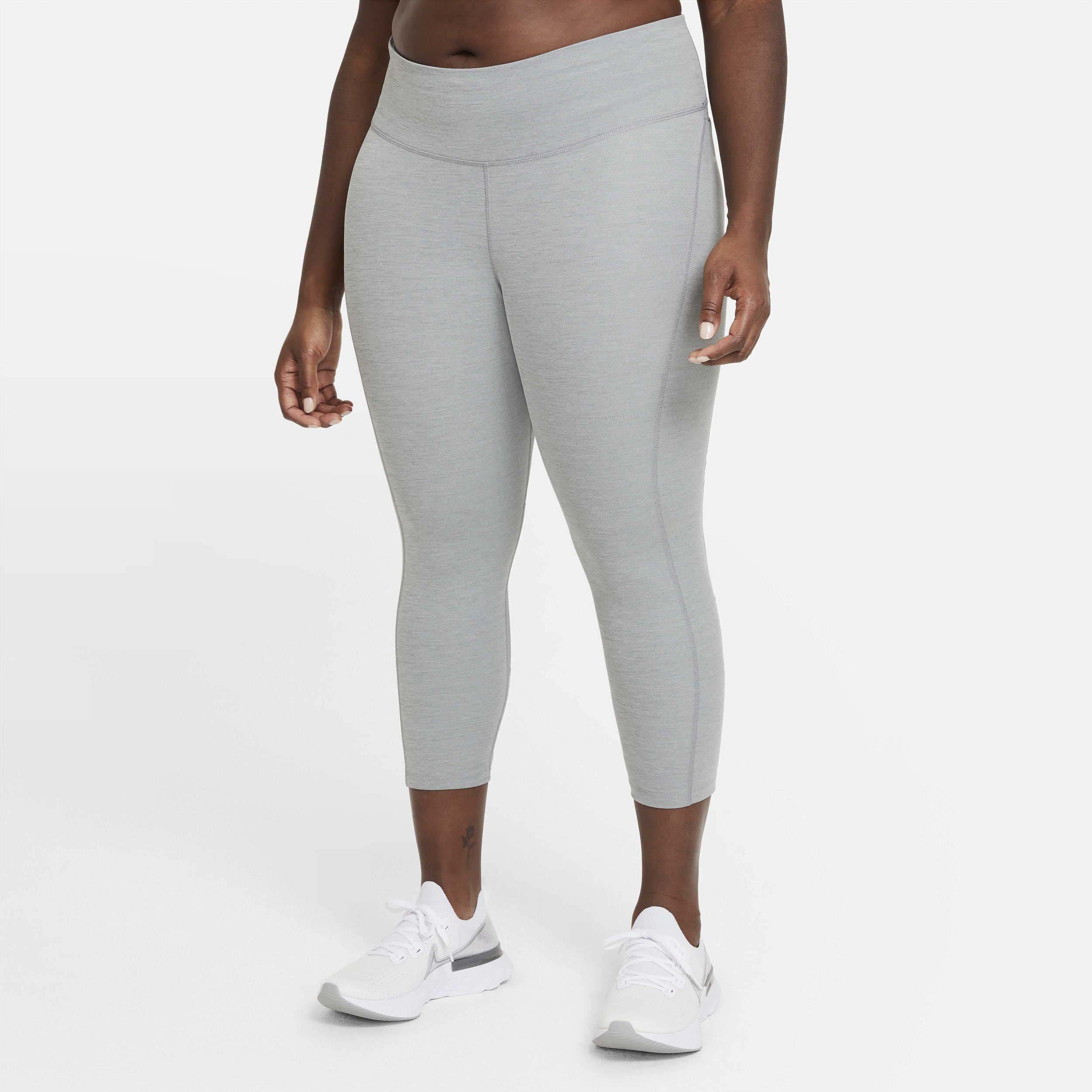 Damskie legginsy do biegania o skróconym kroju ze średnim stanem Nike Fast (duże rozmiary) - Szary