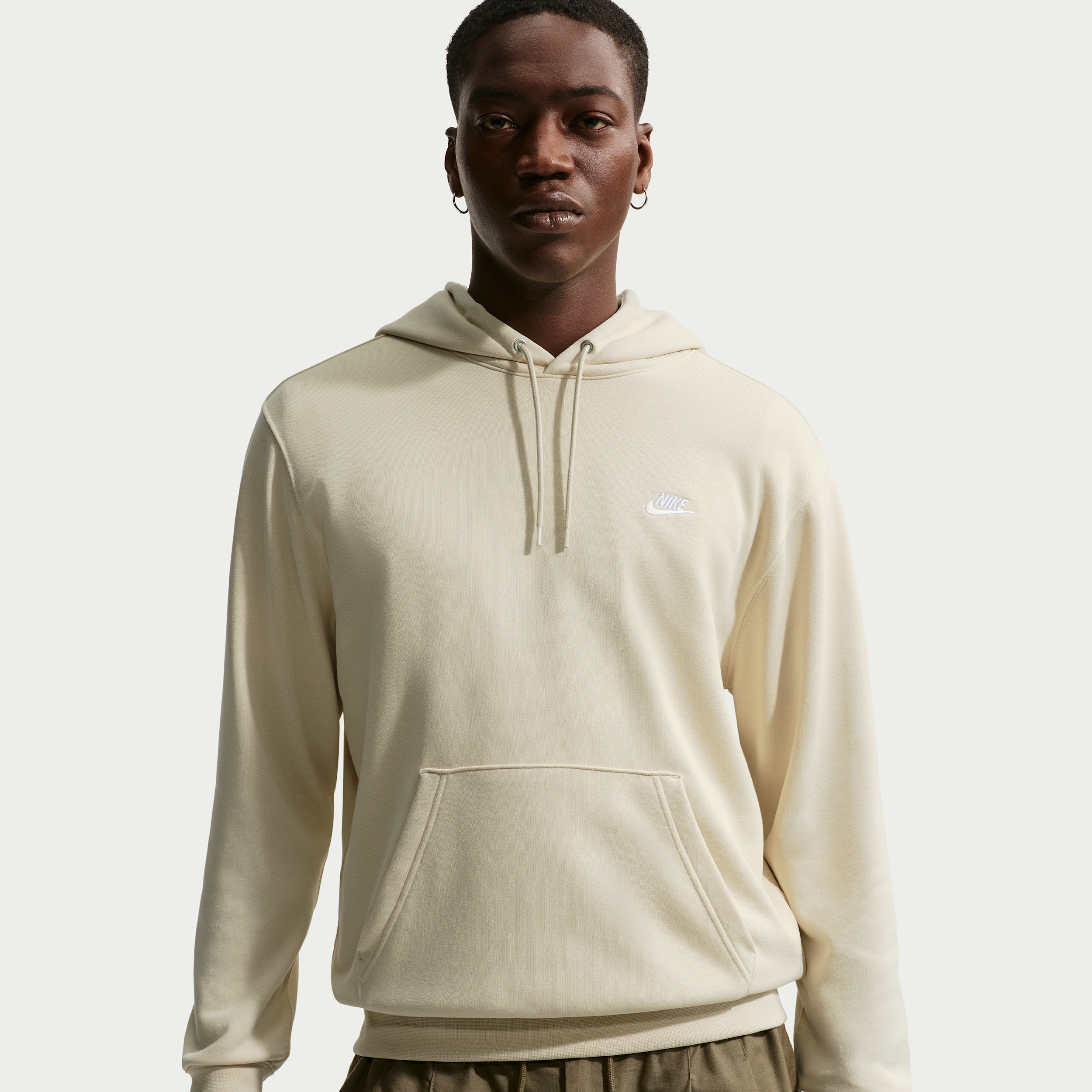 Felpa pullover in French Terry con cappuccio Nike Club – Uomo - Marrone