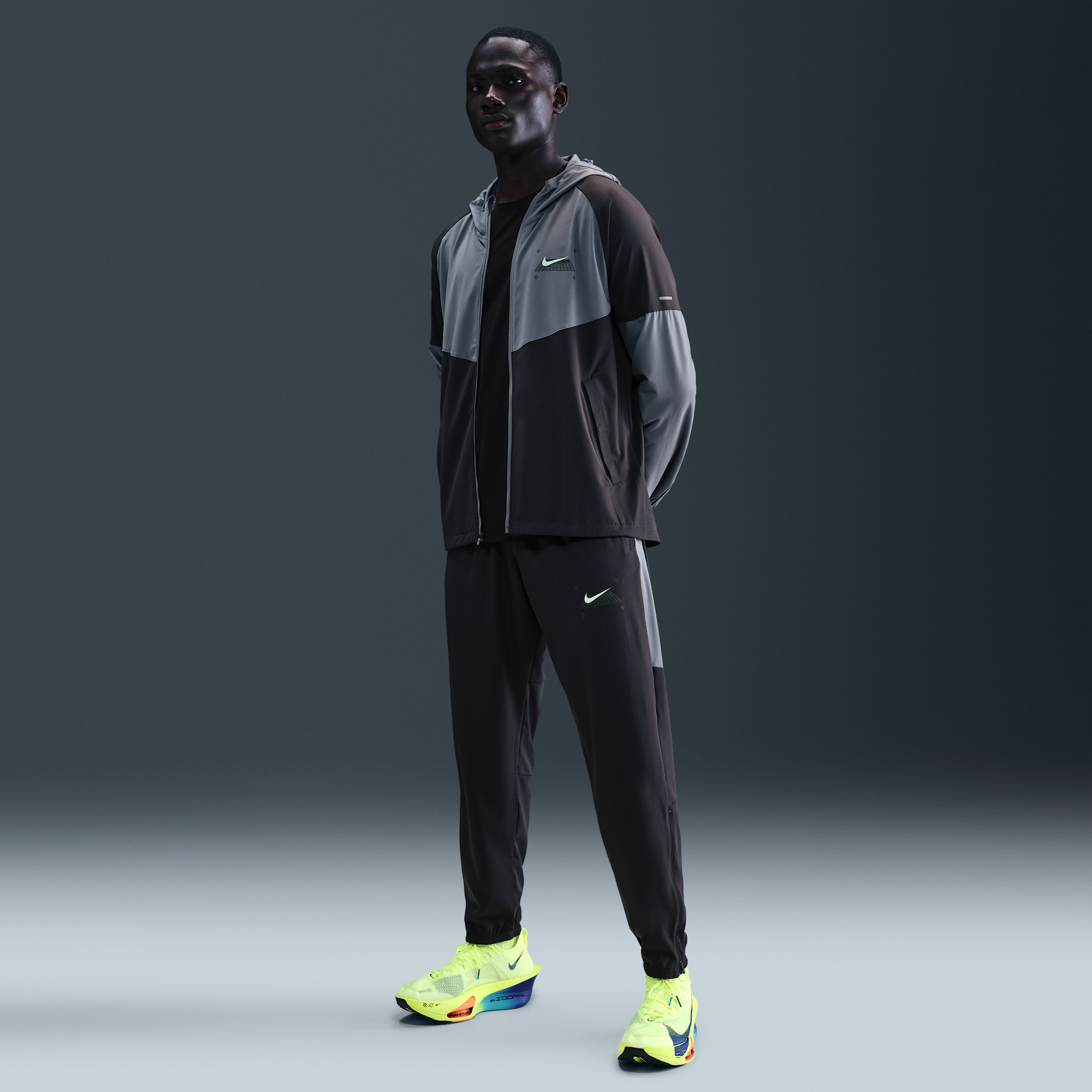 Thumbnail - Nike Challenger Laufhose aus Webmaterial (Herren) - Grau