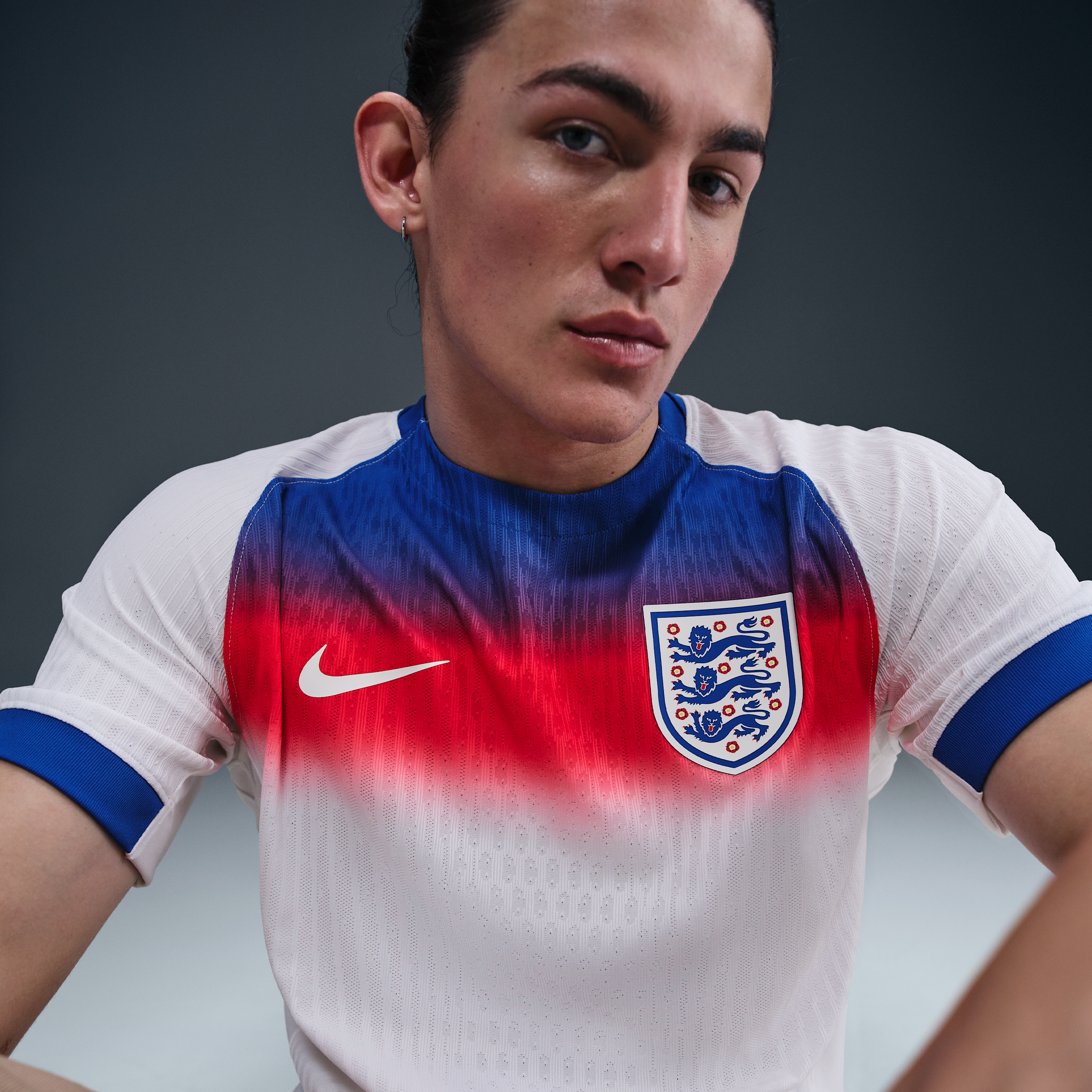 Thumbnail - England 2025 Match Home (Frauenteam) Nike Authentic Dri-FIT ADV Fußballtrikot (Herren) - Blau