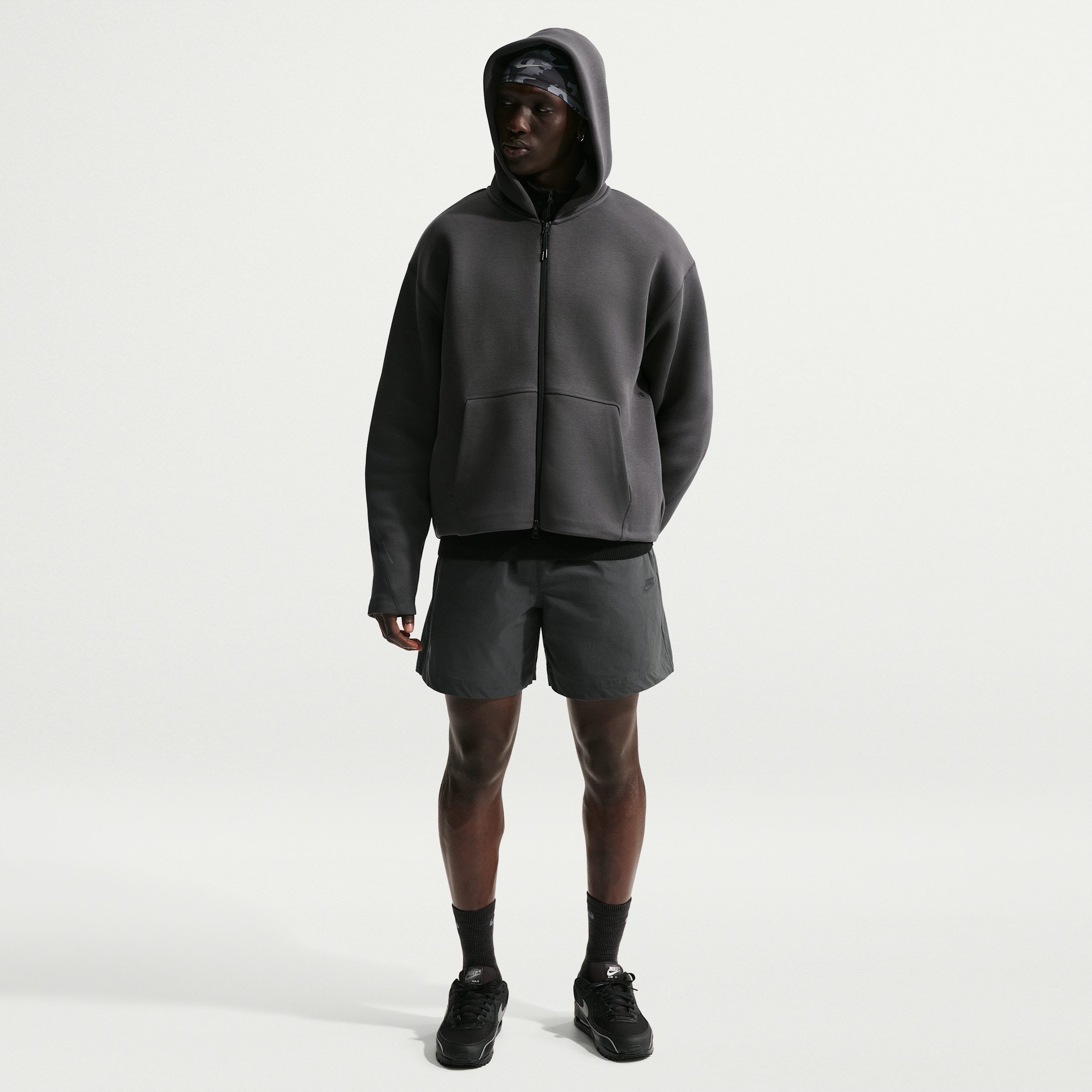Shorts in tessuto Nike Tech – Uomo - Grigio