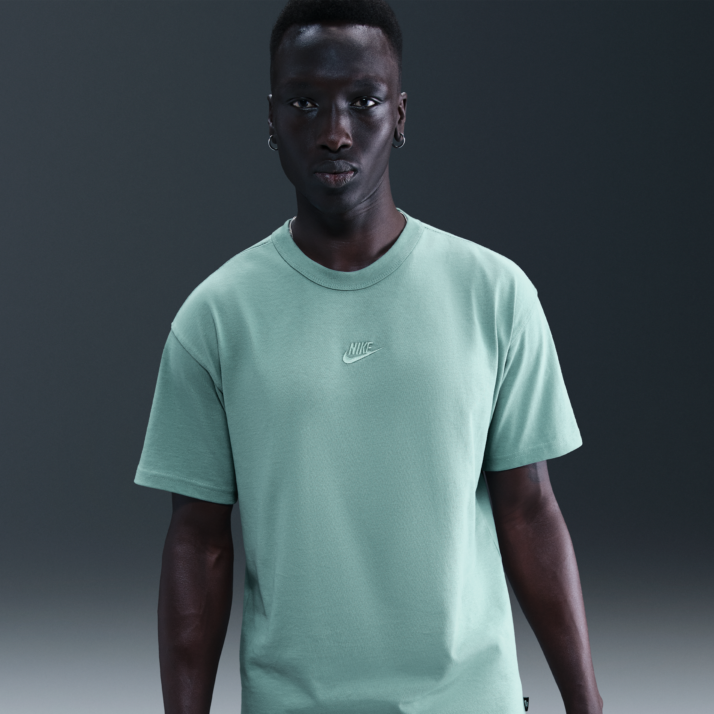 Nike Premium Essentials Men's T-Shirt - Green