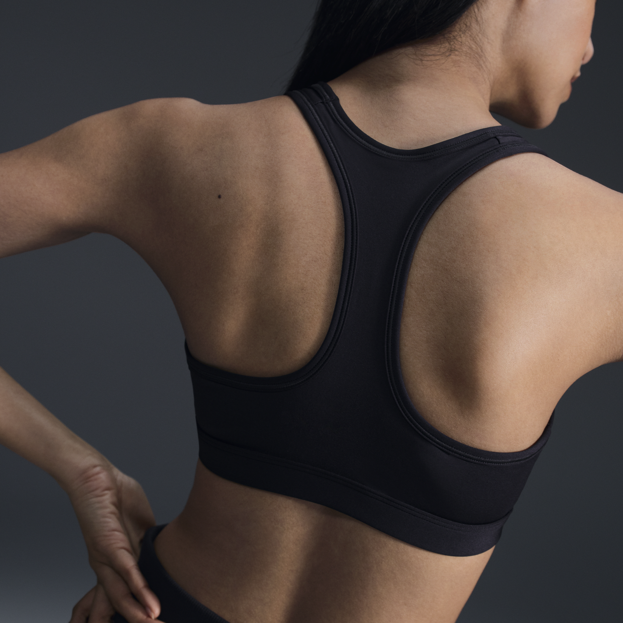 Brassière de sport rembourrée Nike Swoosh Medium Support pour femme - Noir