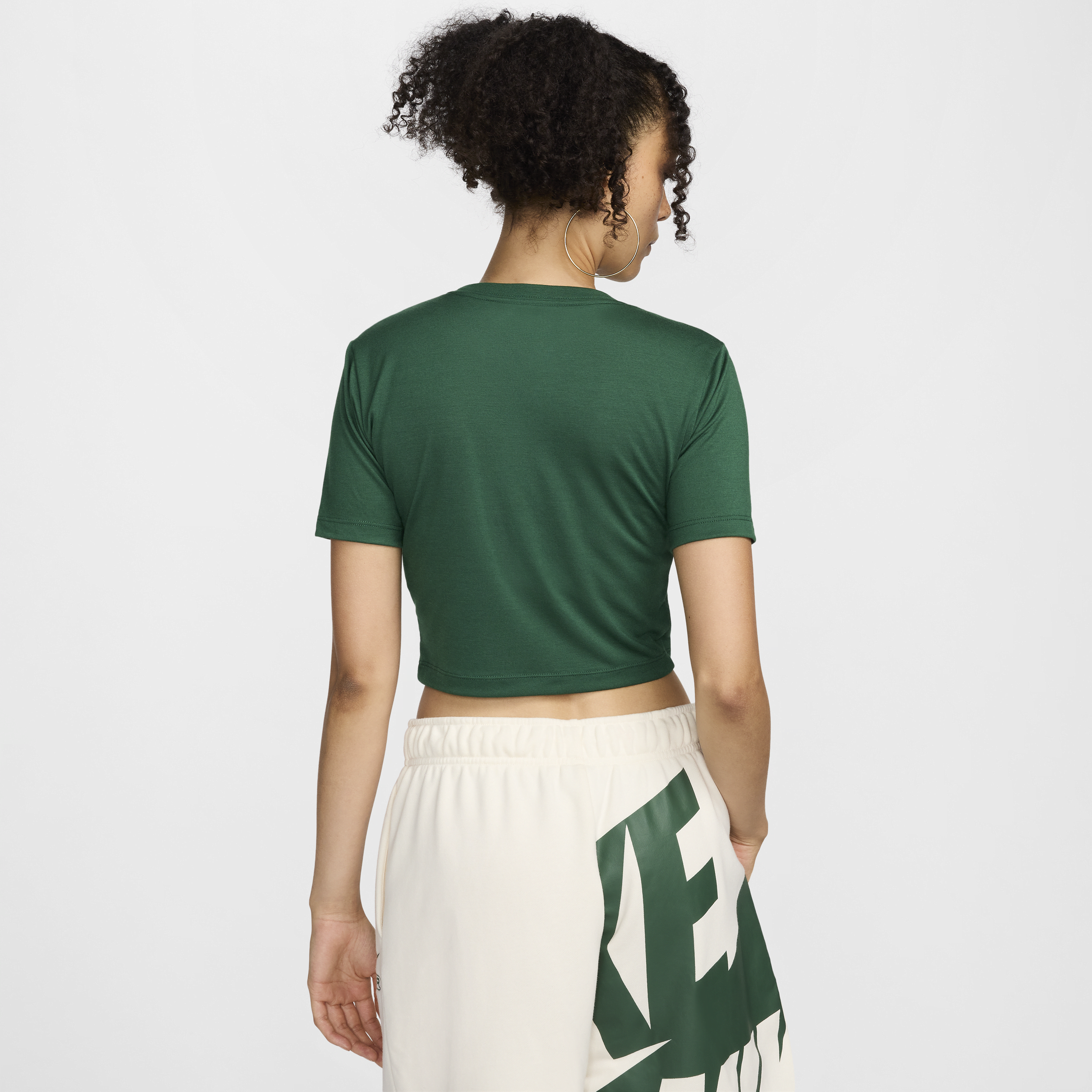 T-shirt slim court Nike Sportswear Essential pour femme - Vert