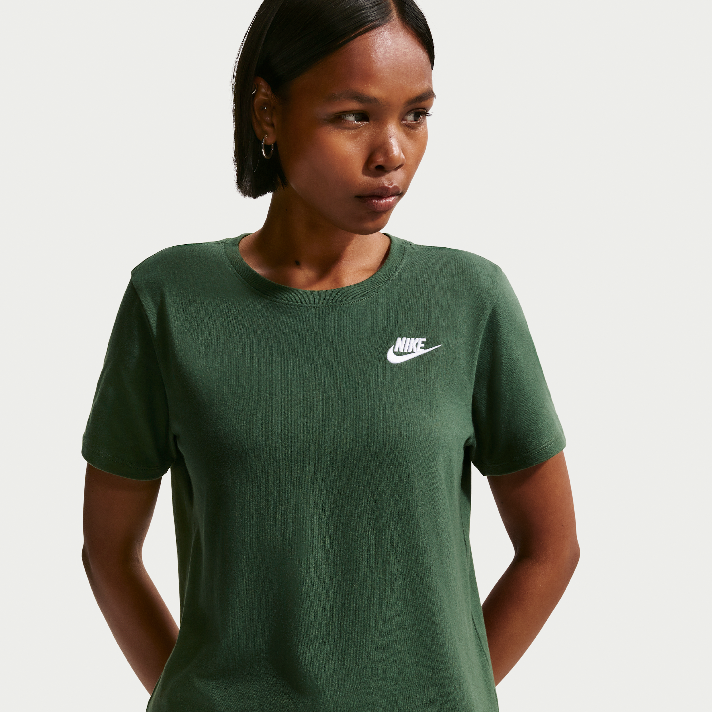 Thumbnail - Nike Club Essentials Damen-T-Shirt - Grün