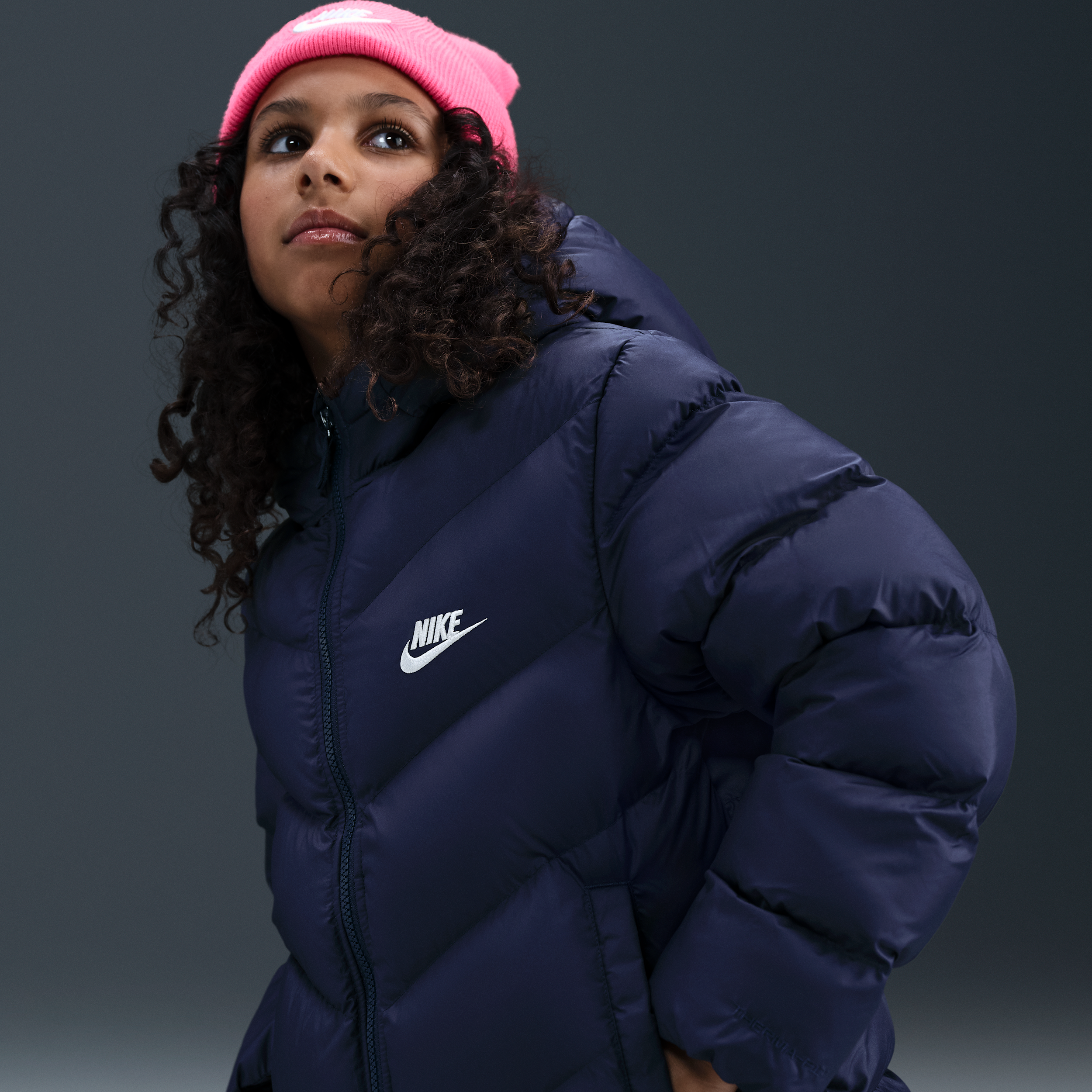 Thumbnail - Nike All Day Play Therma-FIT-Puffer-Jacke mit weiter Passform (ältere Kinder) - Blau