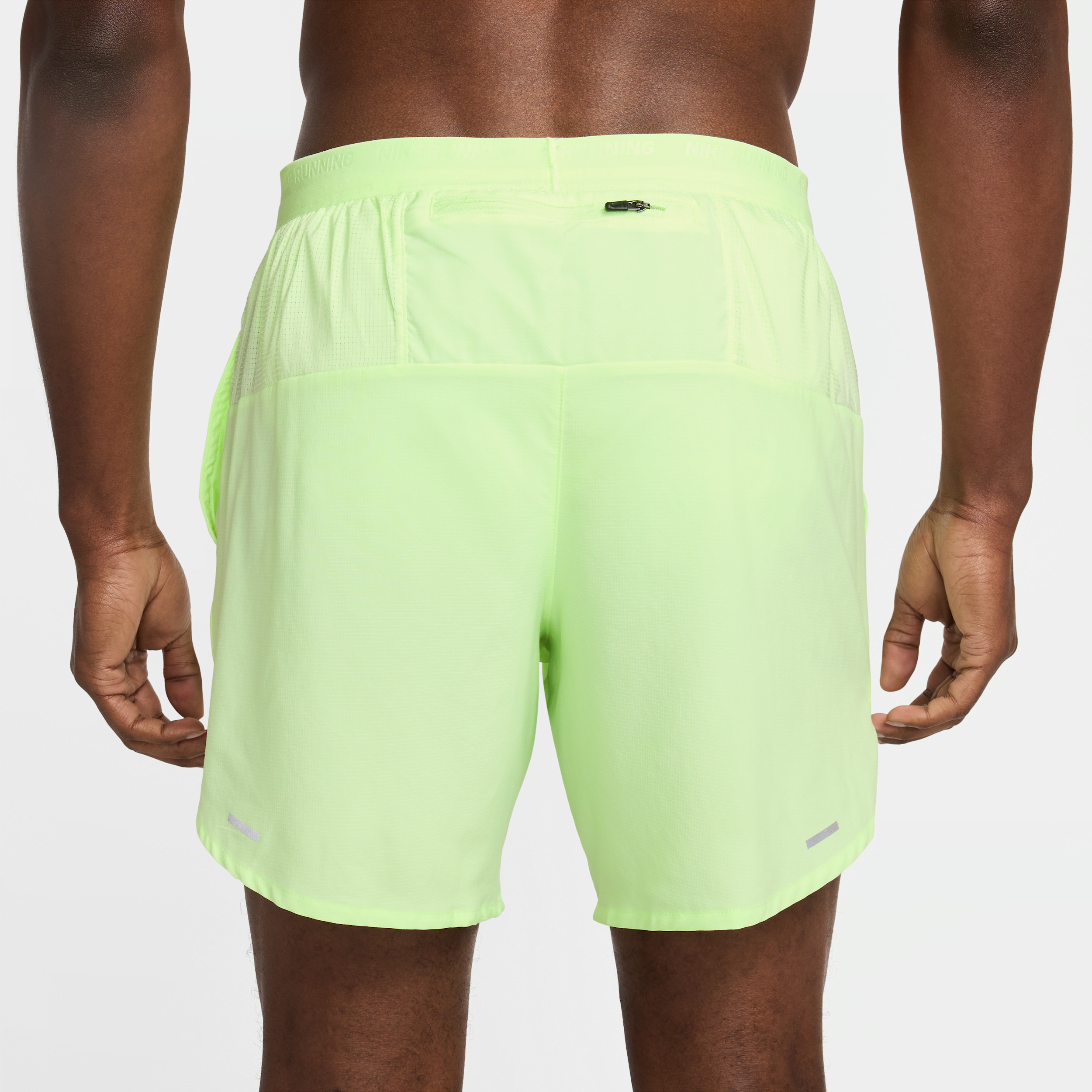 Nike Stride Dri-FIT hardloopshorts met binnenbroek voor heren (18 cm) Geel