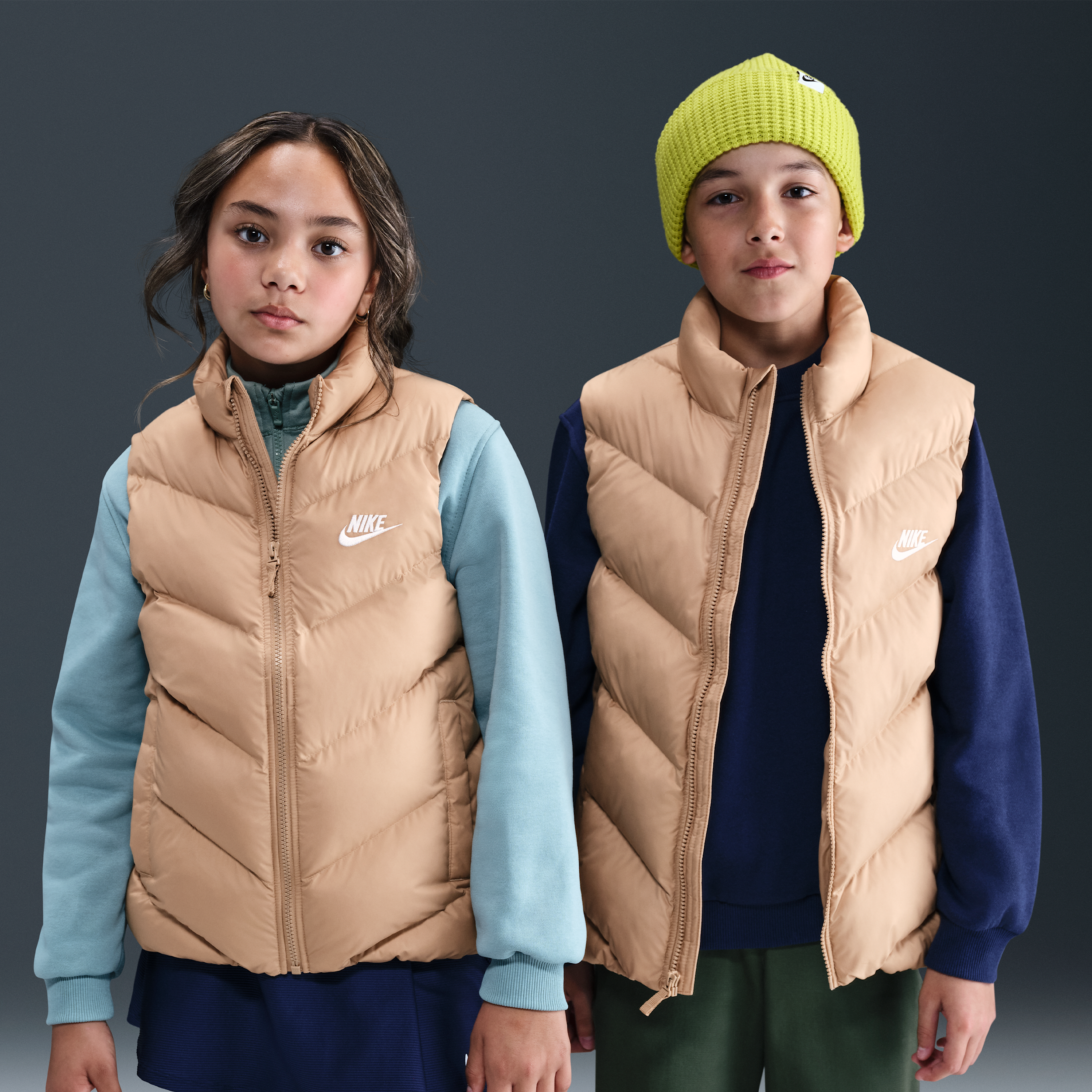 Nike Sportswear All Day Play Older Kids Therma-FIT Loose-Fit Puffer Gilet - Brown - Polyester