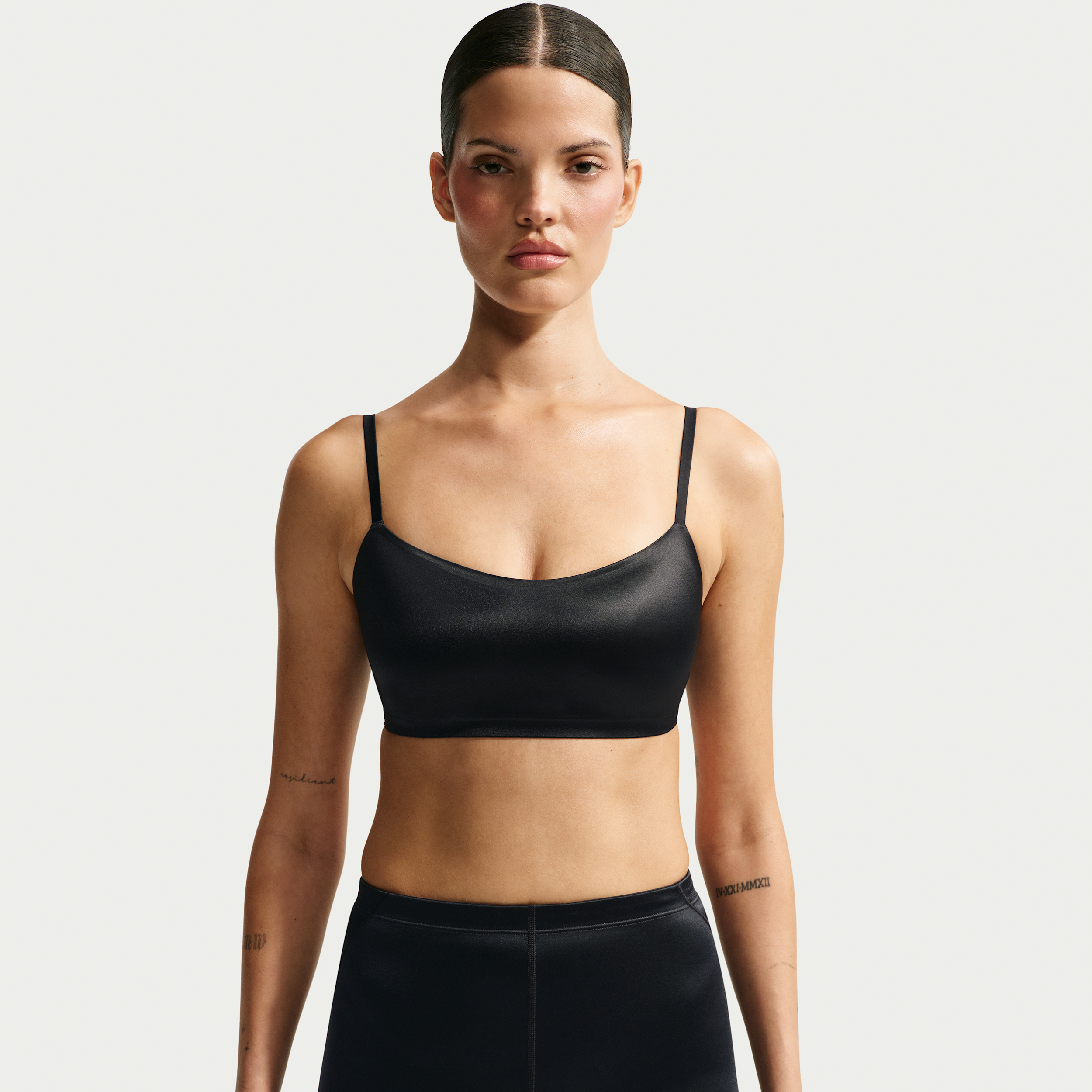 NikeSKIMS Satin Shine Scoop Cami-bh til kvinder - sort