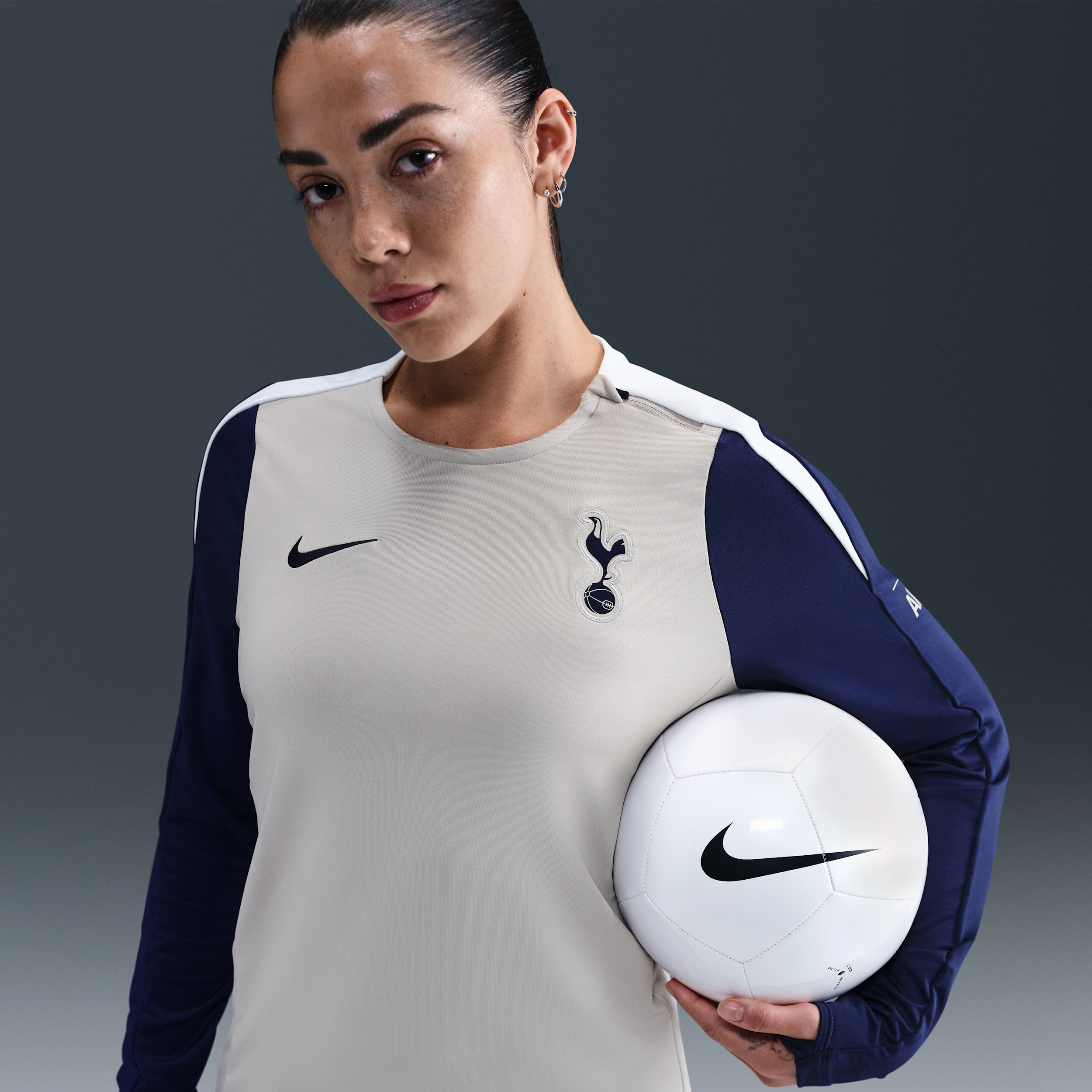 Maskinstrikket Tottenham Hotspur Strike Nike Dri-FIT-fodboldtrøje med rund hals til kvinder - grå