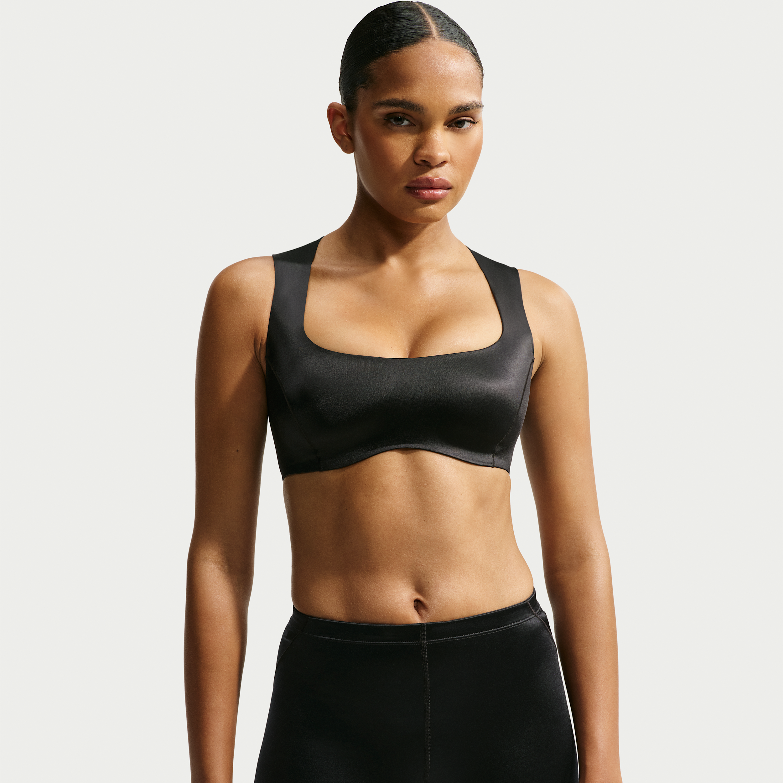 NikeSKIMS Satin Shine Open-Scoop-bh til kvinder - sort