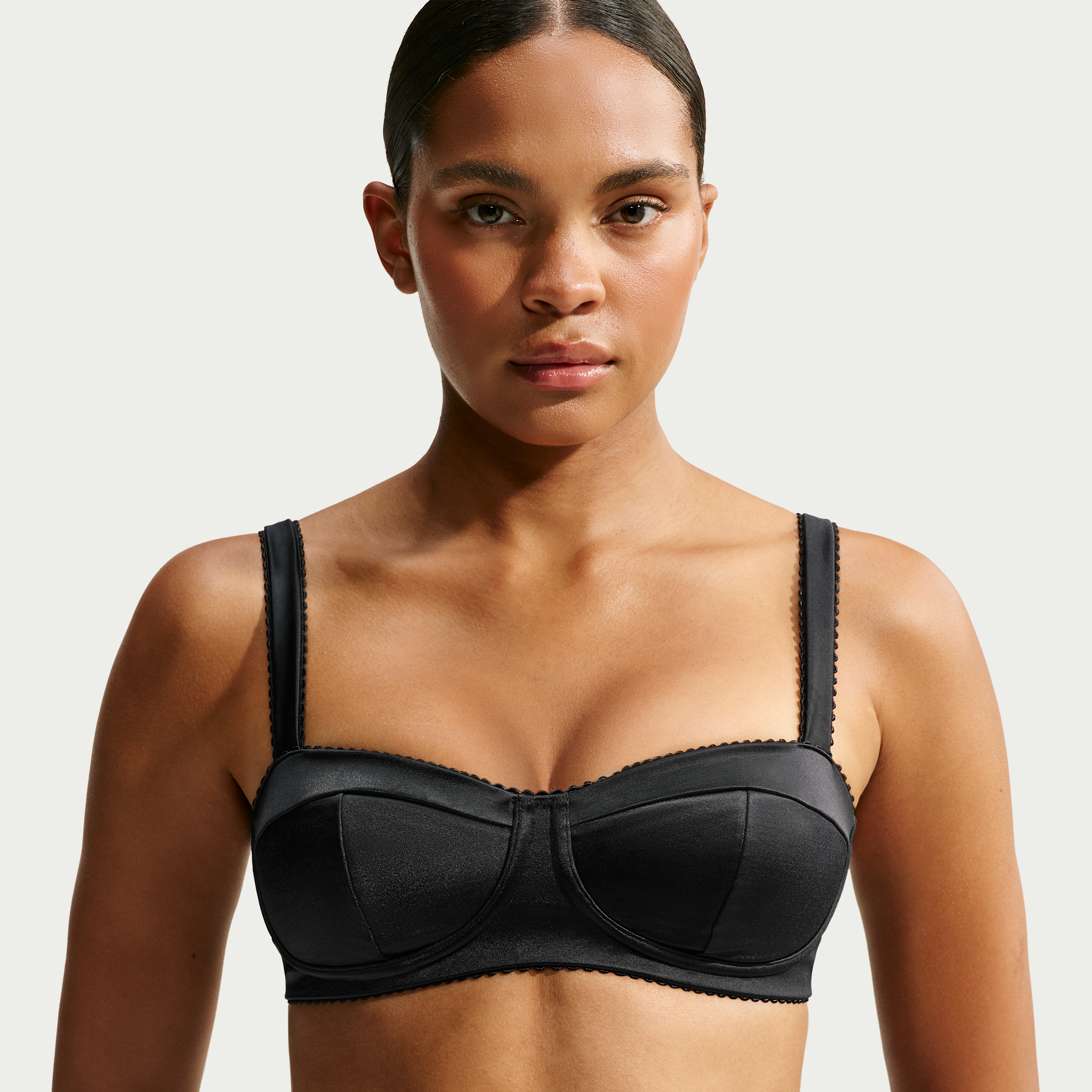 NikeSKIMS Satin Shine Picot Sports-bh med indlæg til kvinder - sort