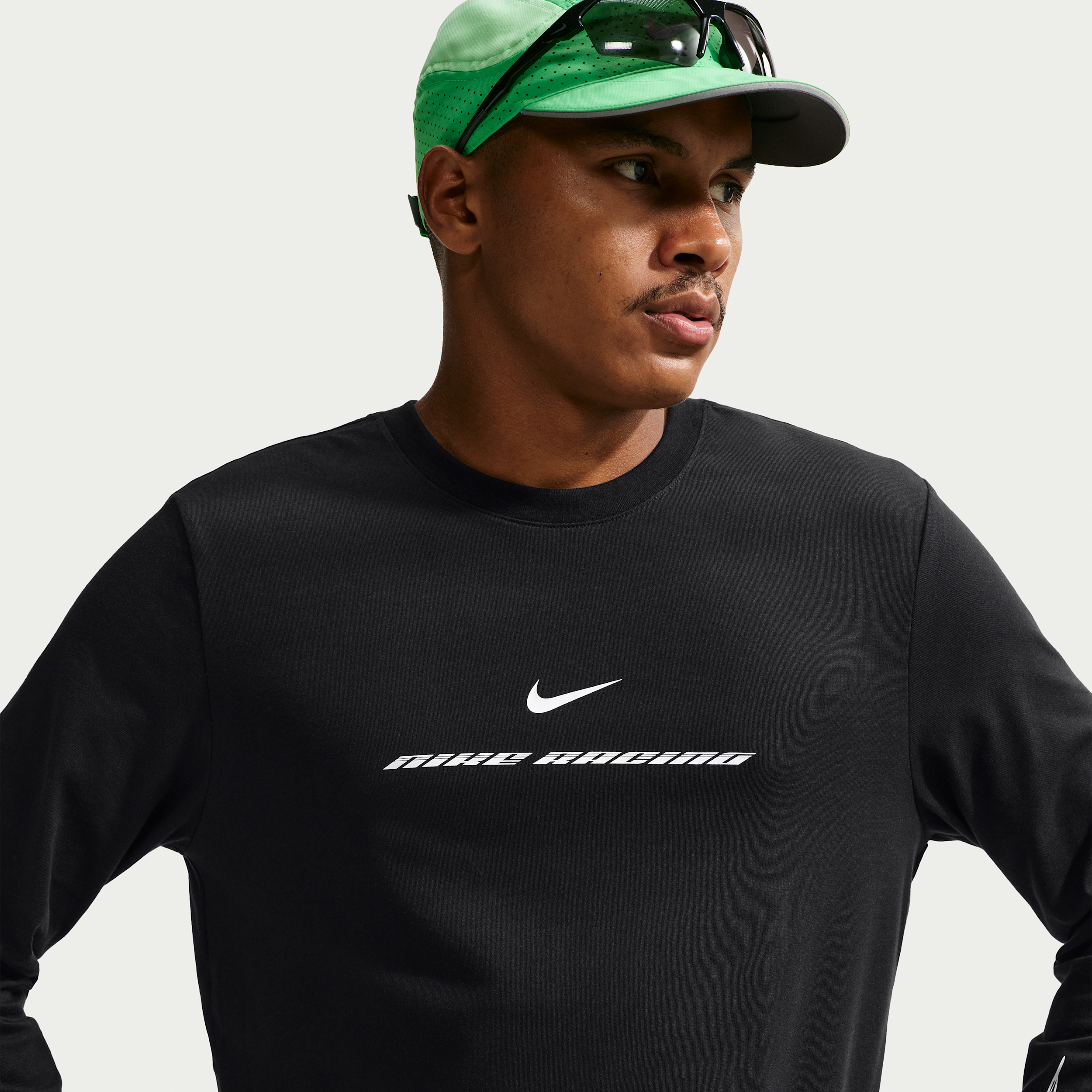 Nike Dri-FIT-løbe-T-shirt med lange ærmer til mænd - sort
