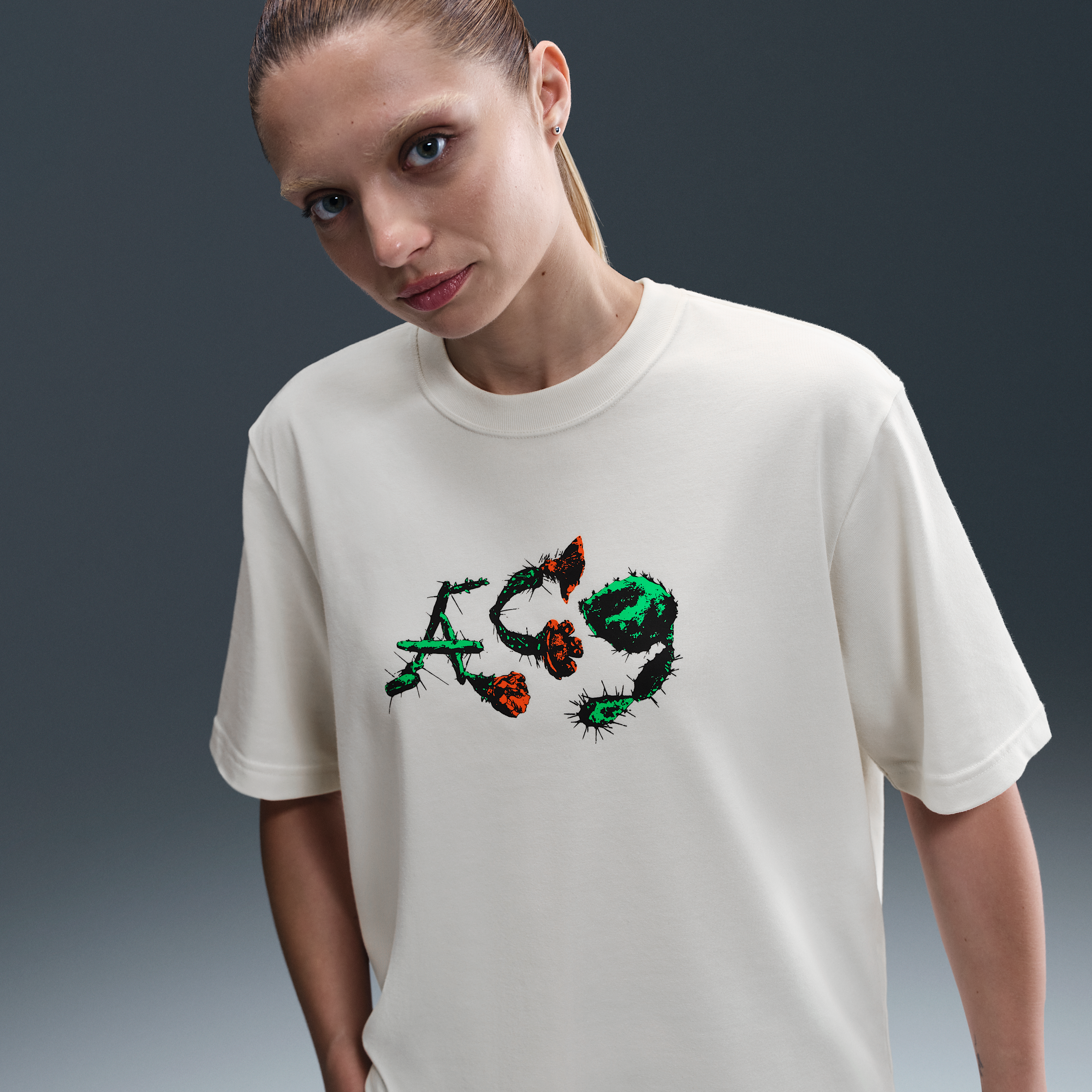 Thumbnail - Nike ACG T-Shirt mit Grafik (Damen) - Braun