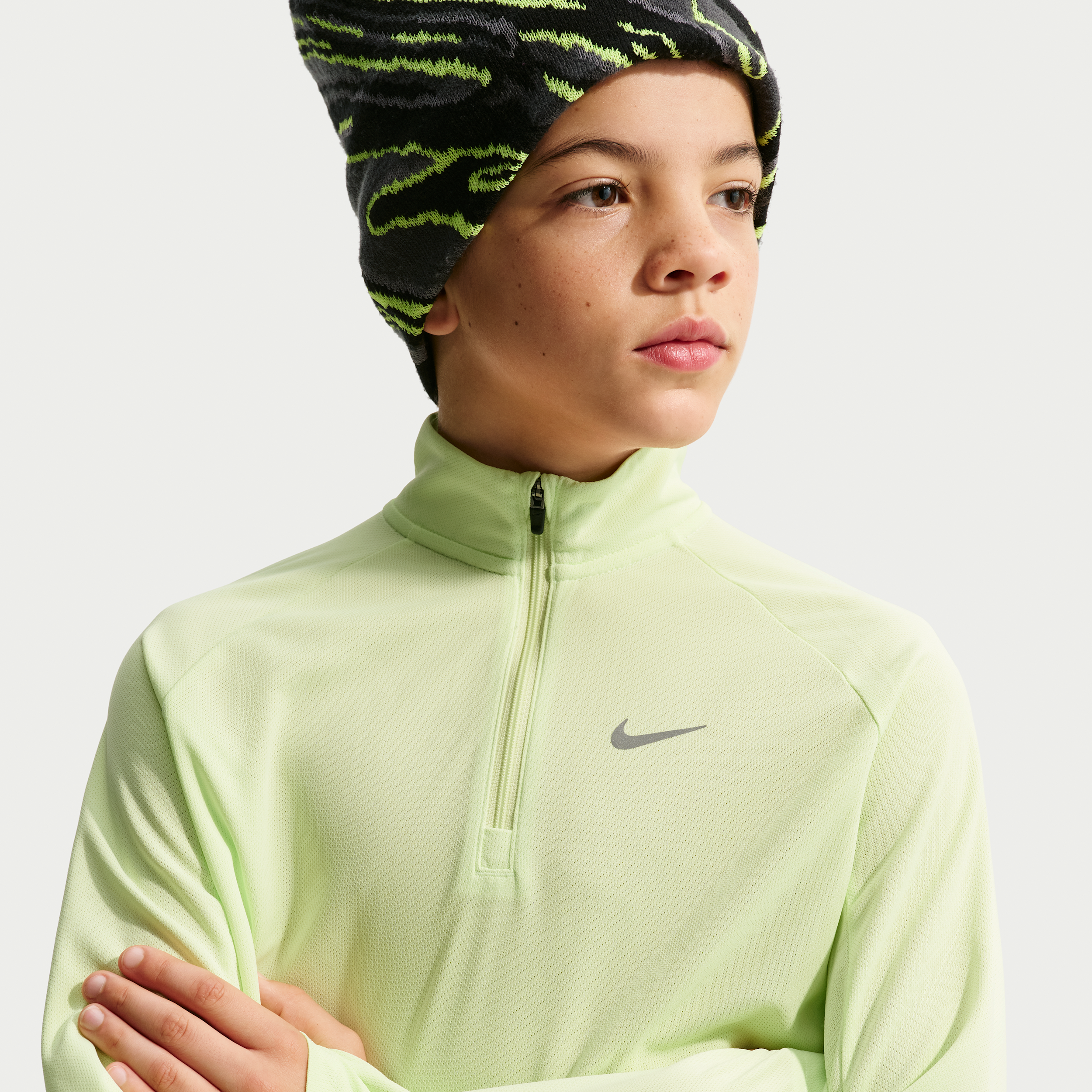 Thumbnail - Nike Miler Dri-FIT Oberteil mit Halbreißverschluss (ältere Kinder) - Grün