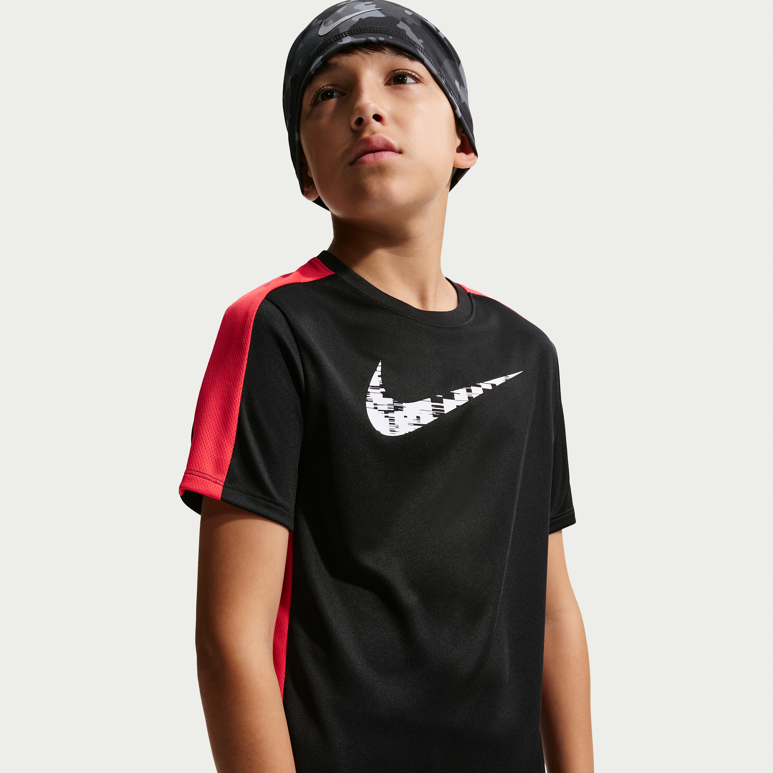 Nike Trophy23 Older Kids (Boys) Dri-FIT Short-Sleeve Training Top - Black