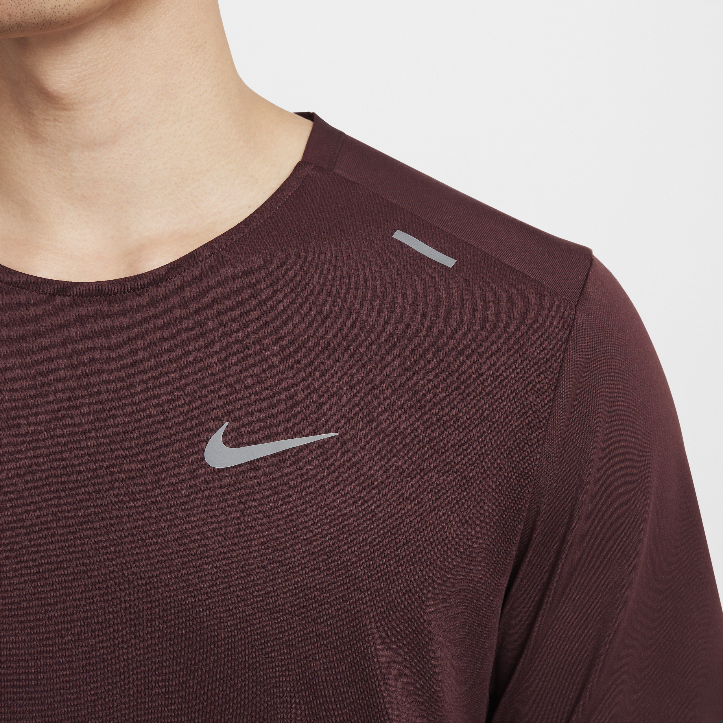 Haut de running à manches courtes Dri-FIT Nike Rise 365 pour homme - Rouge