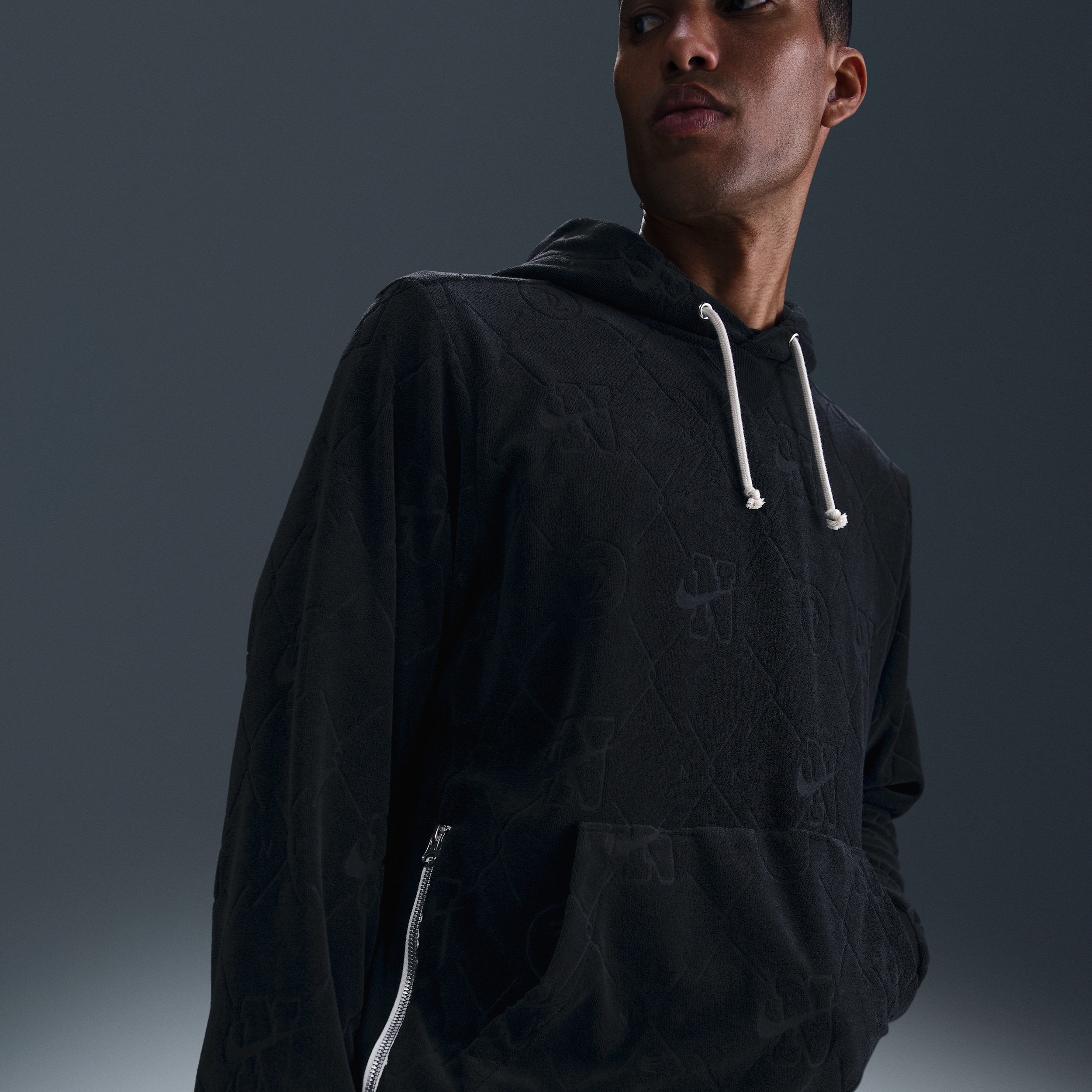 Thumbnail - Nike Standard Issue Dri-FIT Basketball-Hoodie für Herren - Schwarz