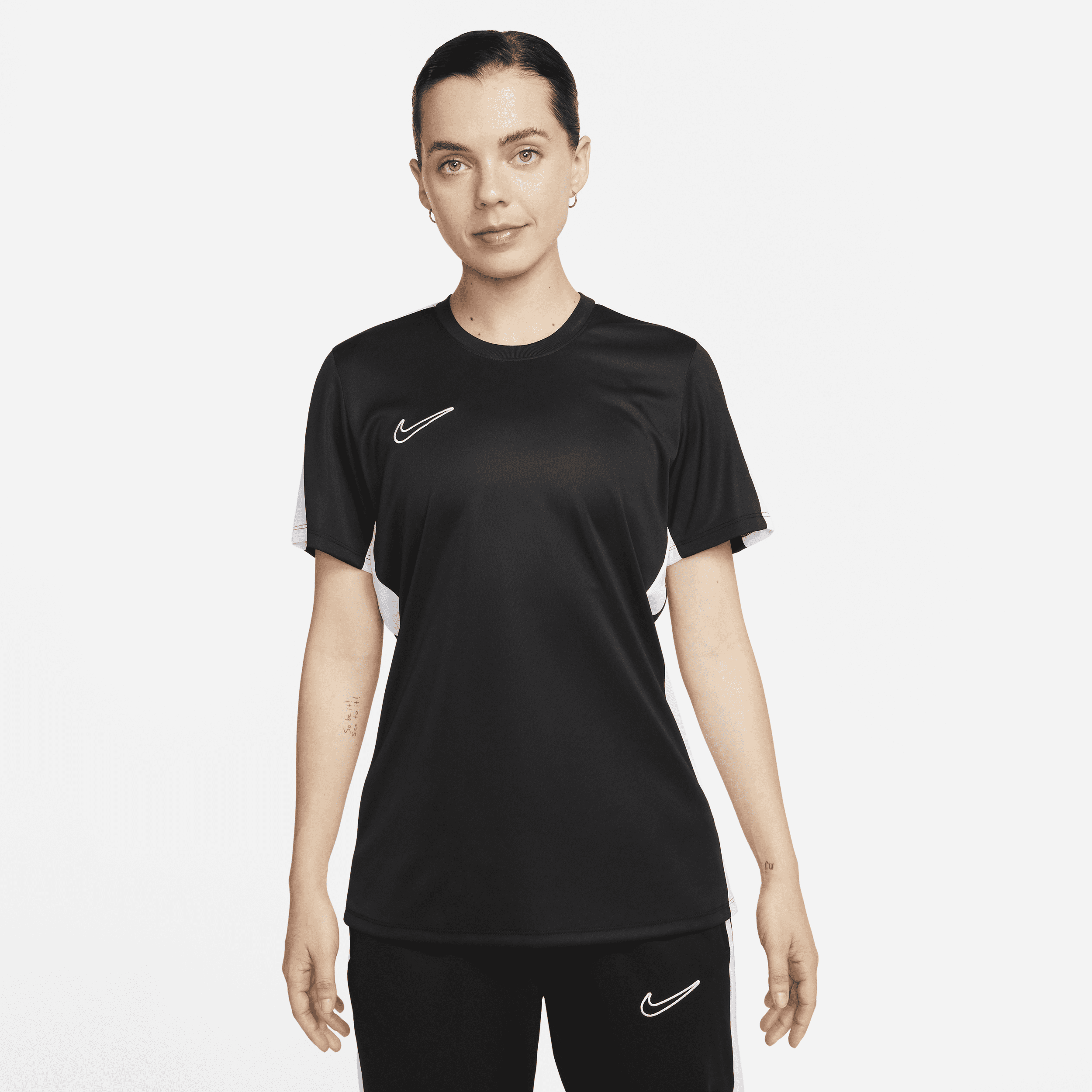 Thumbnail - Nike Dri-FIT Academy Kurzarm-Fußballoberteil für Damen - Schwarz