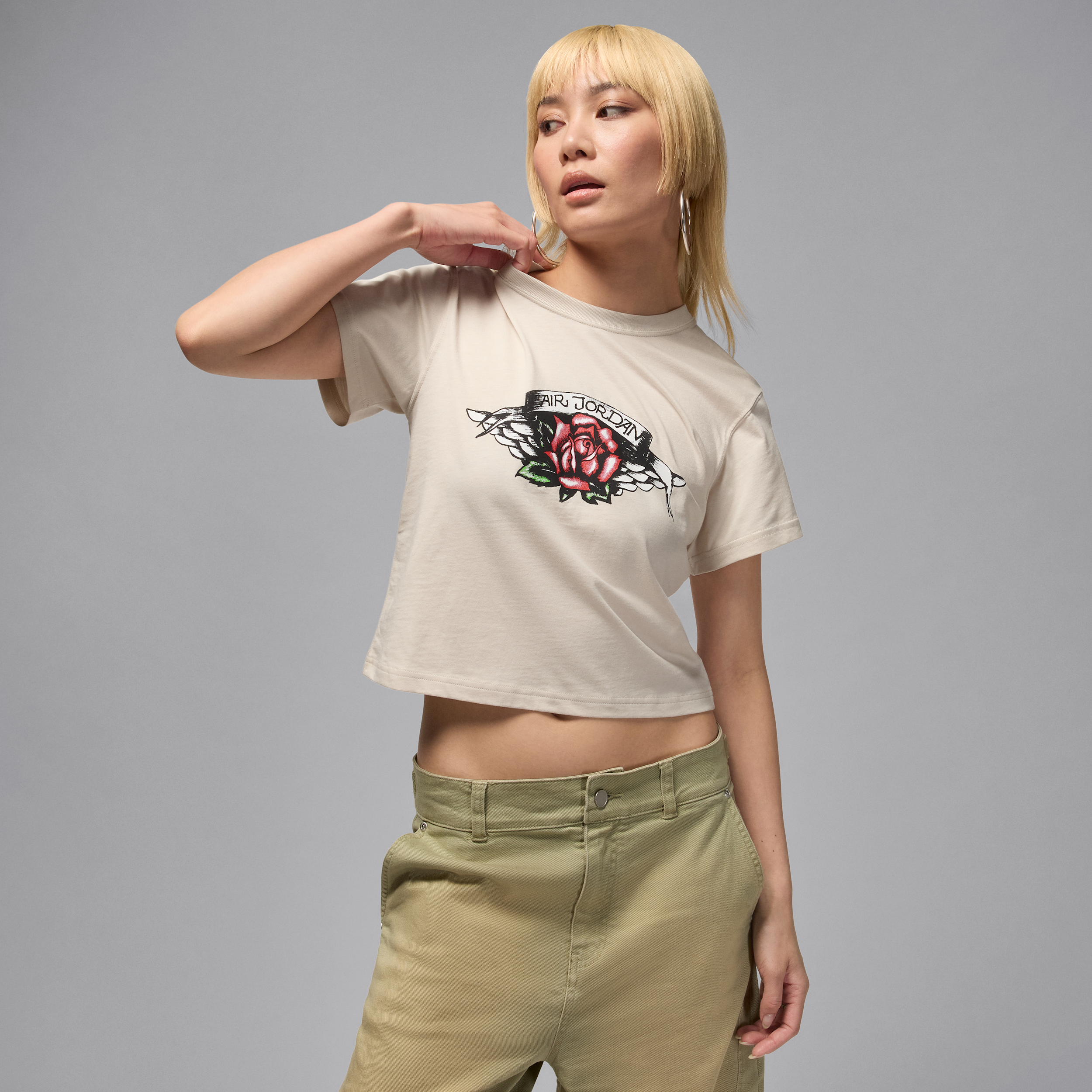 Thumbnail - Jordan Flight T-Shirt mit Grafik in schmaler Passform (Damen) - Braun