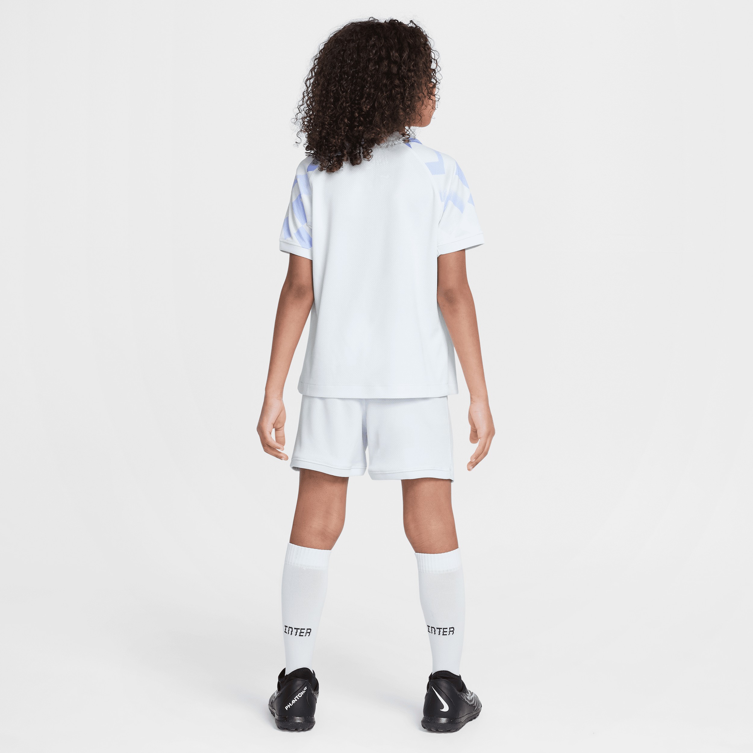 Thumbnail - Inter Mailand 2025/26 Stadium Away dreiteiliges Nike Replika-Fußballtrikot-Set (jüngere Kinder) - Blau