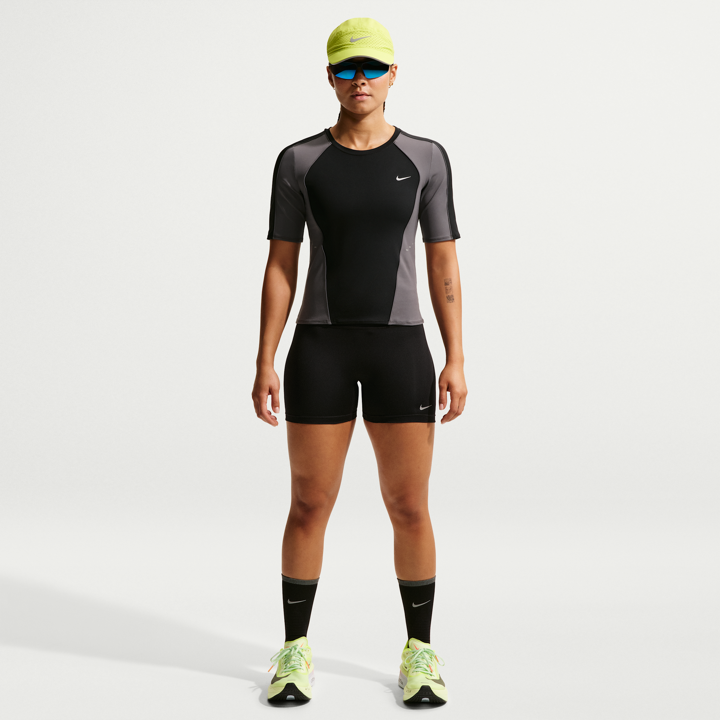 Nike Tempo Shorts da running 10 cm aderenti a vita alta – Donna - Nero