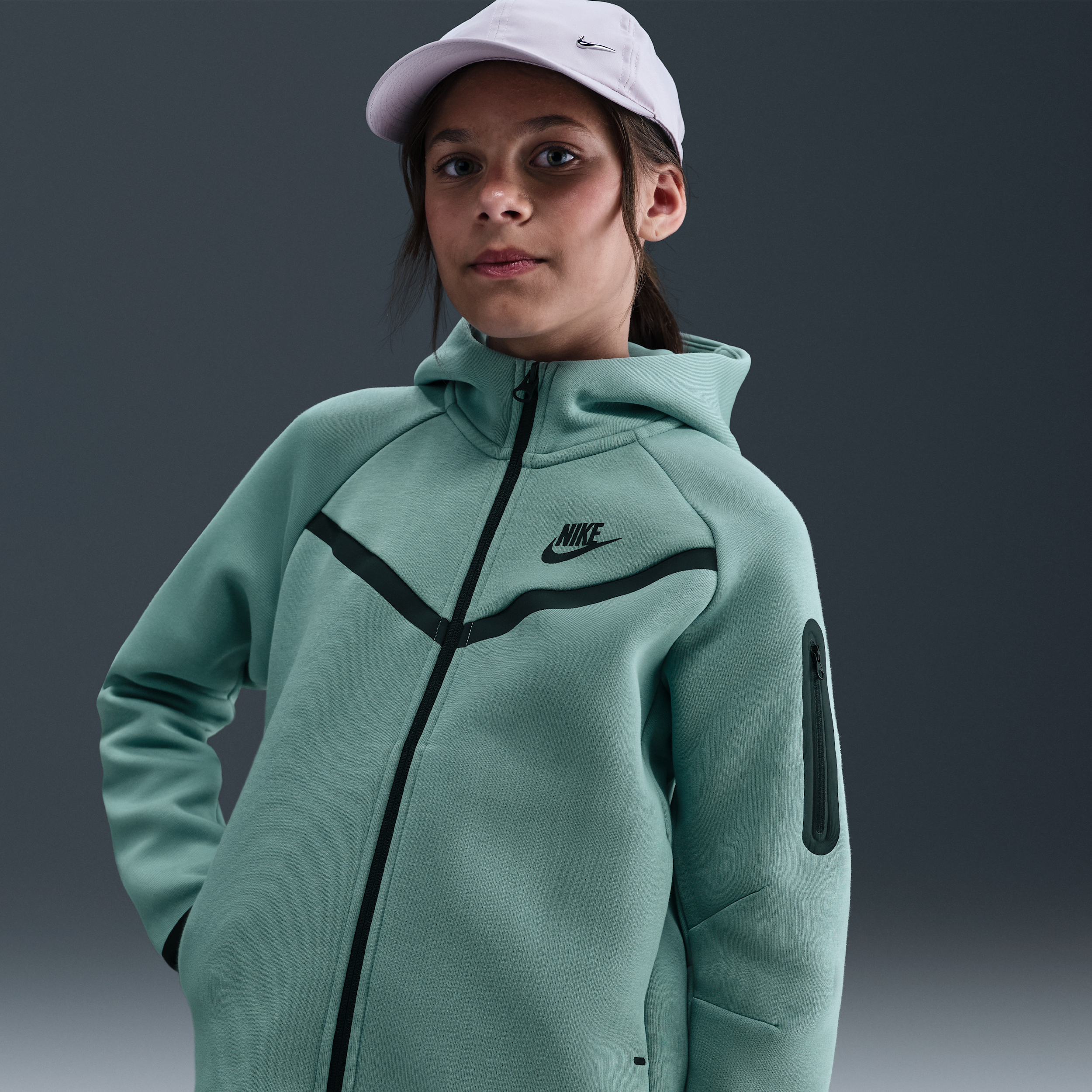 Nike Sportswear Tech Fleece Girls Full-Zip Hoodie - Green - 50% Sustainable Blends