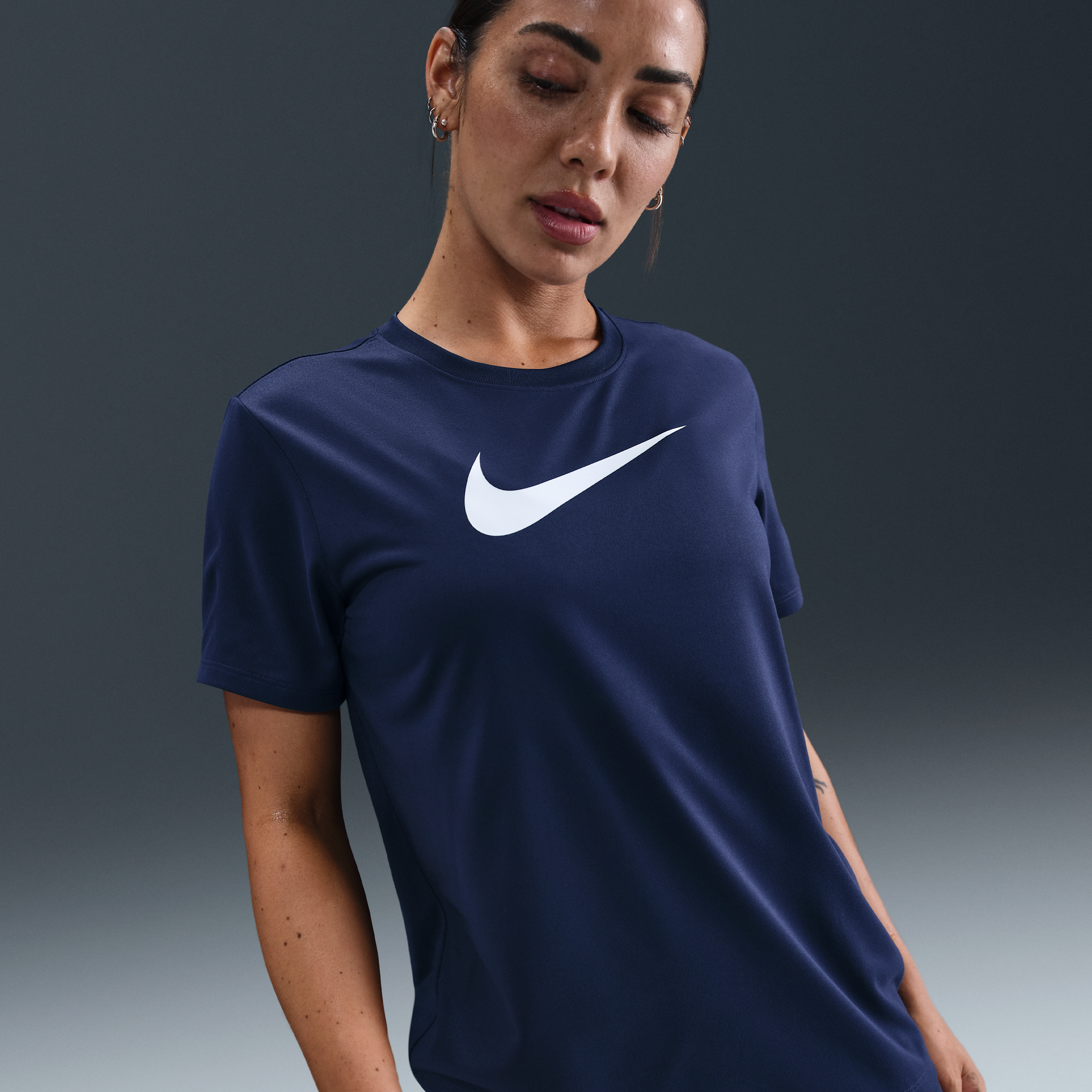Thumbnail - Nike Dri-FIT T-Shirt mit Grafik für Damen - Blau