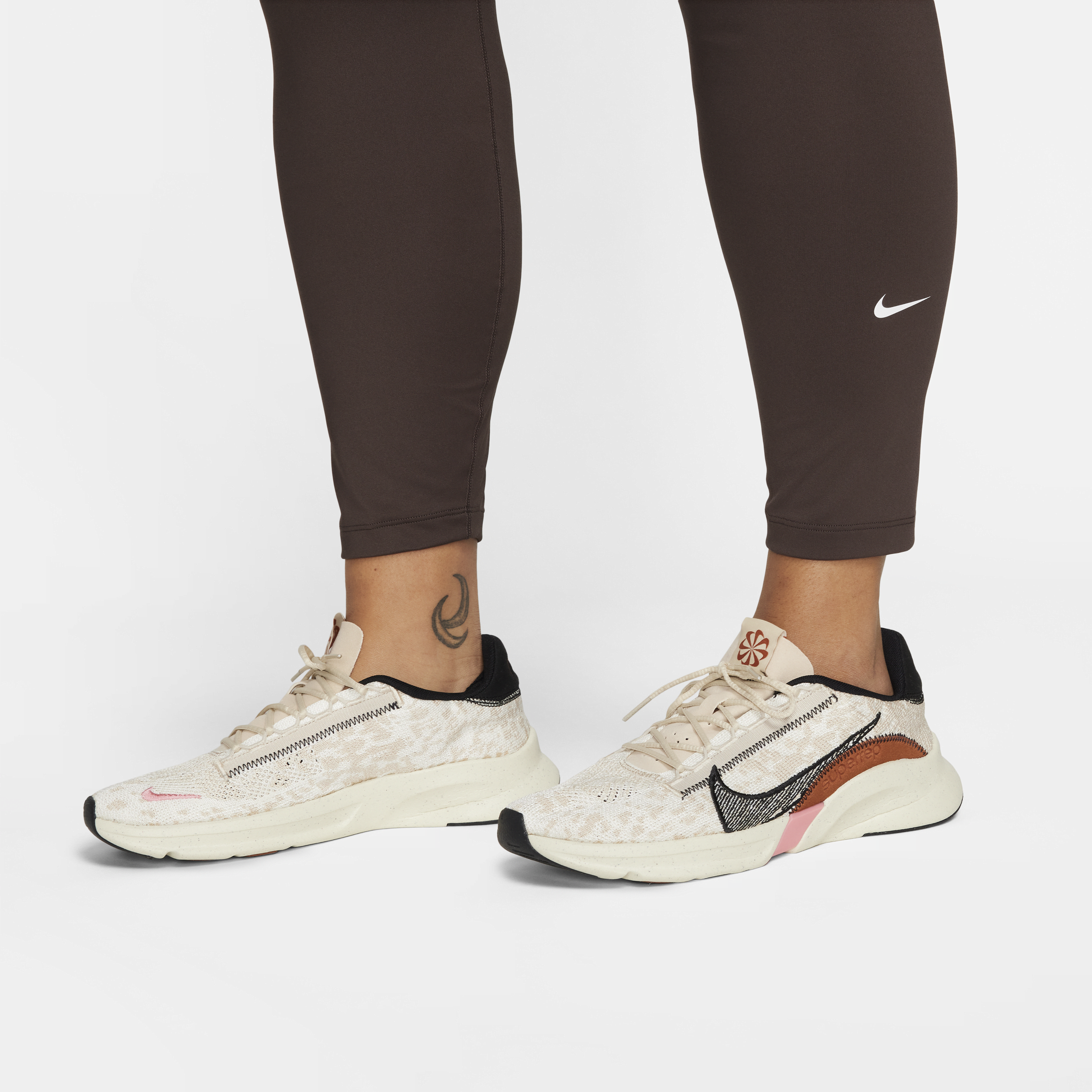 Nike One Legging met hoge taille voor dames (Plus Size) Bruin