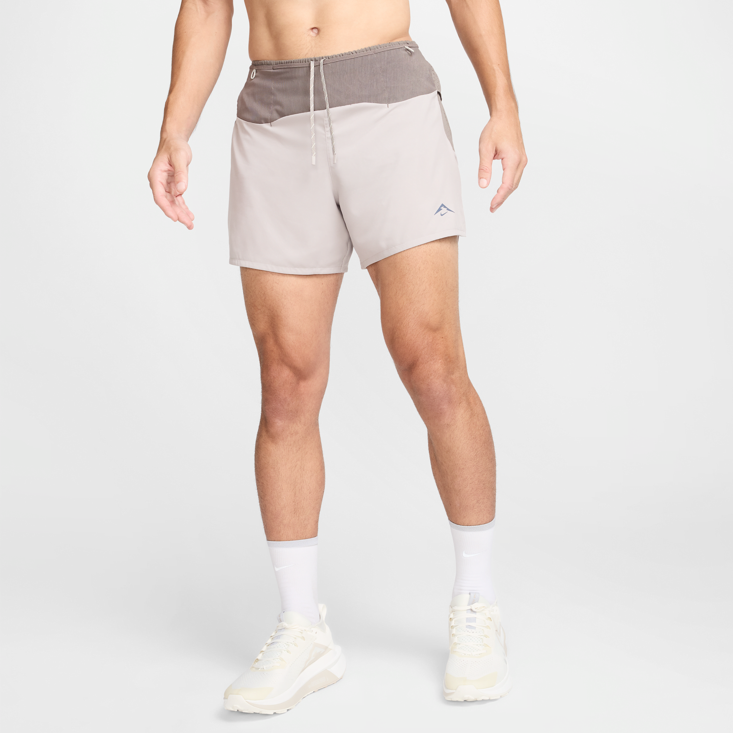 Nike Trail Second Sunrise Dri-FIT ADV hardloopshorts met binnenbroek voor heren (13 cm) - Grijs