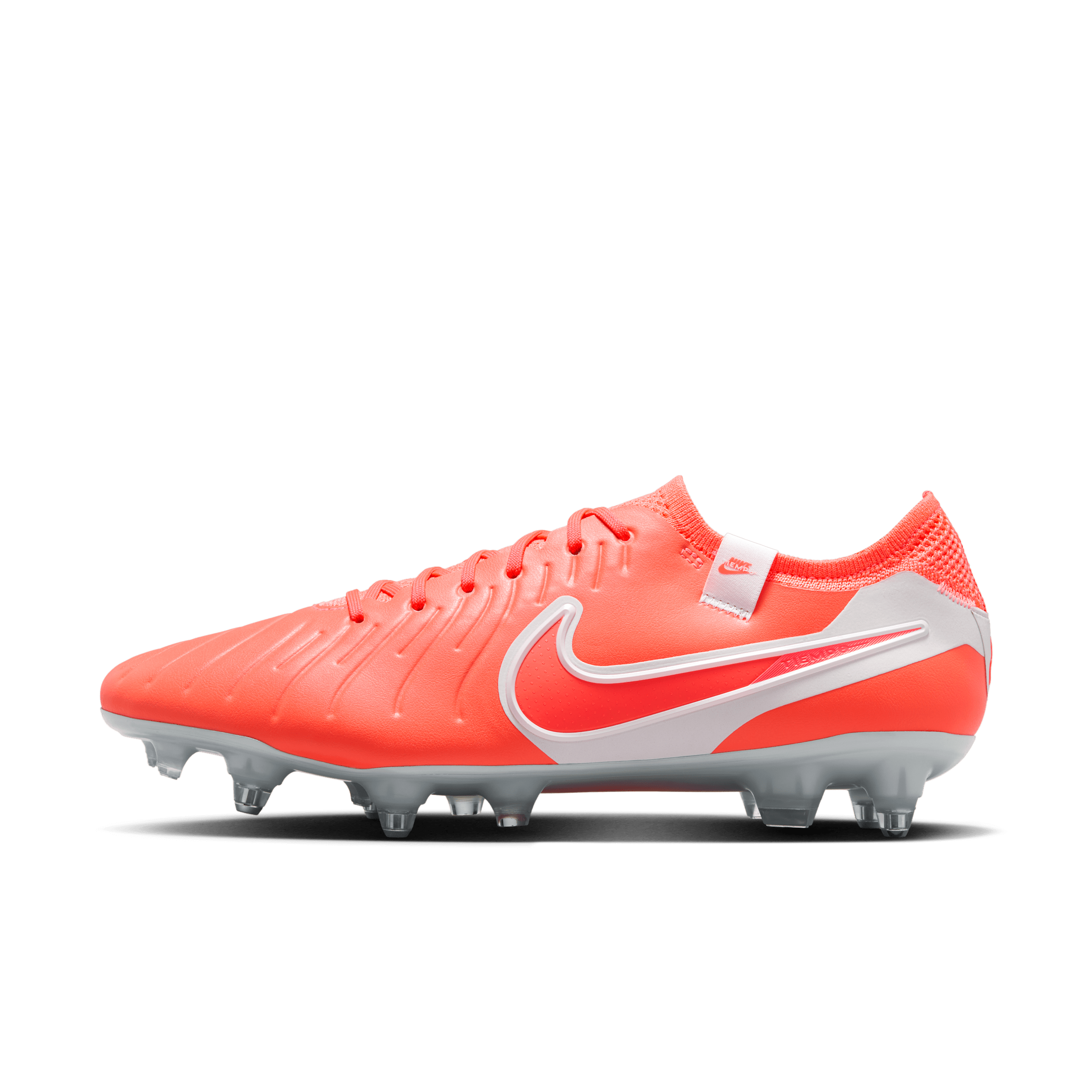 chaussure-de-foot-basse-a-crampons-pour-terrain-gras-nike-tiempo-legend-10-elite-rose-nike-store-40062807396