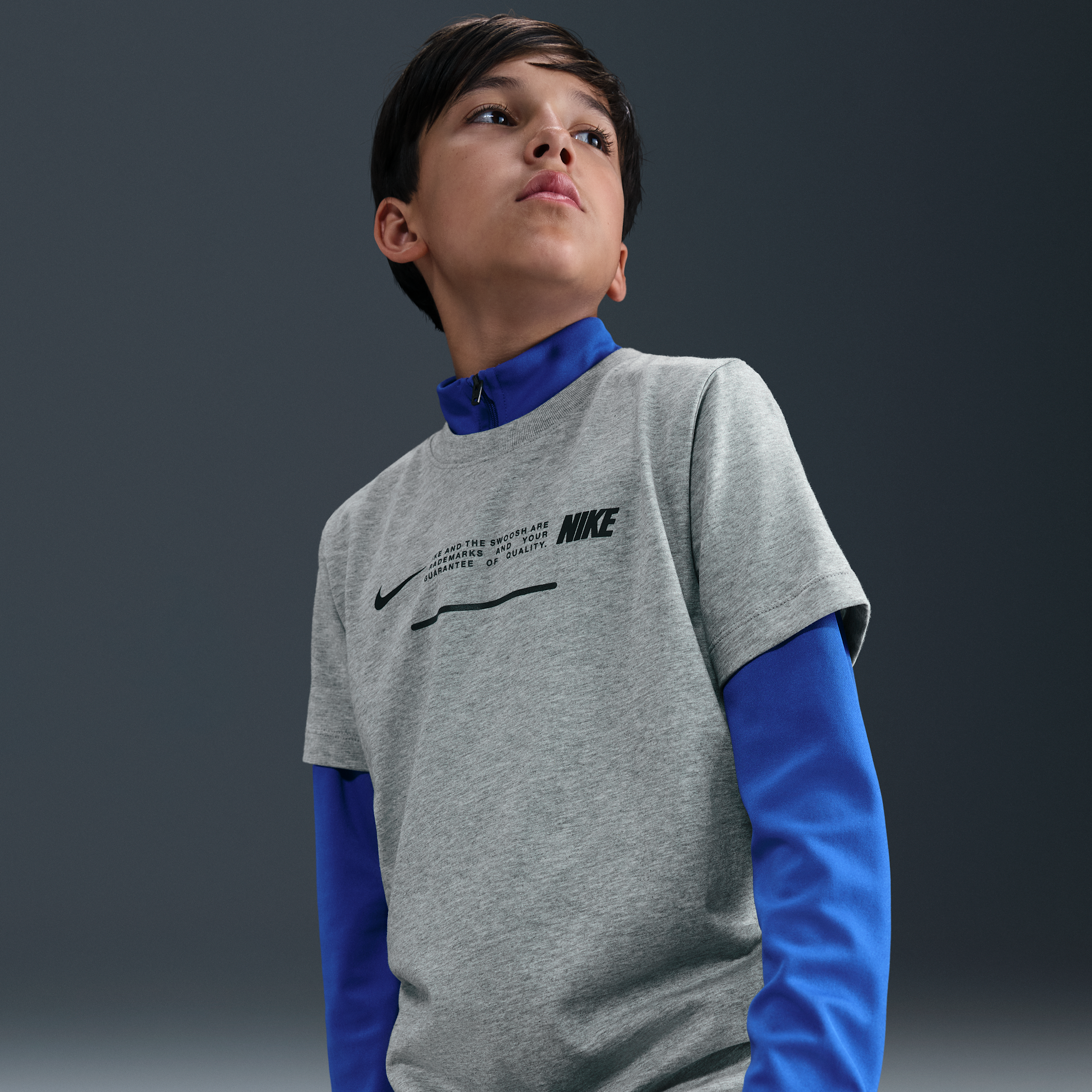 Thumbnail - Nike T-Shirt (ältere Kinder) - Grau