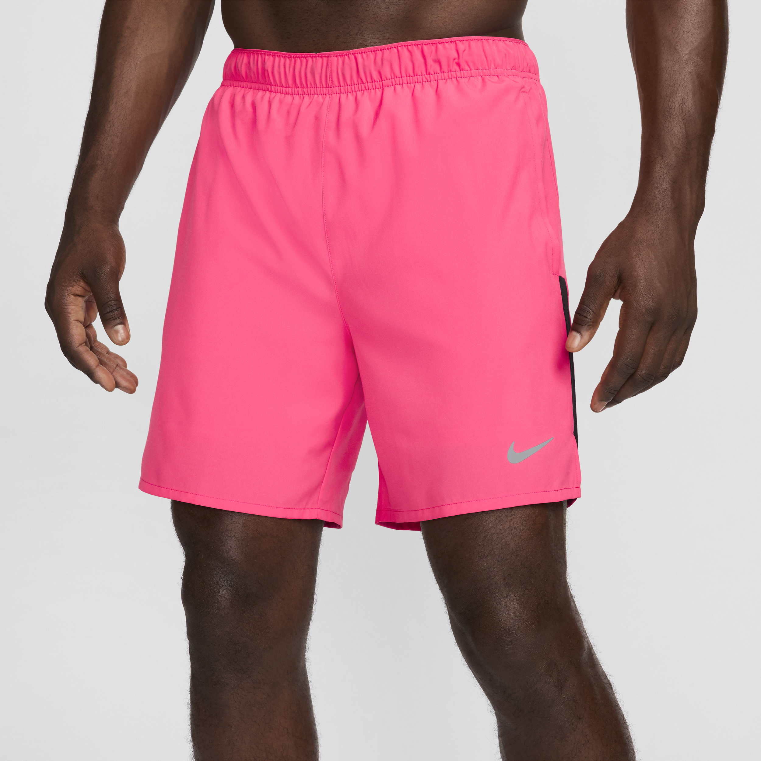 Short de running 2-en-1 18 cm Dri-FIT Nike Challenger pour homme - Rose